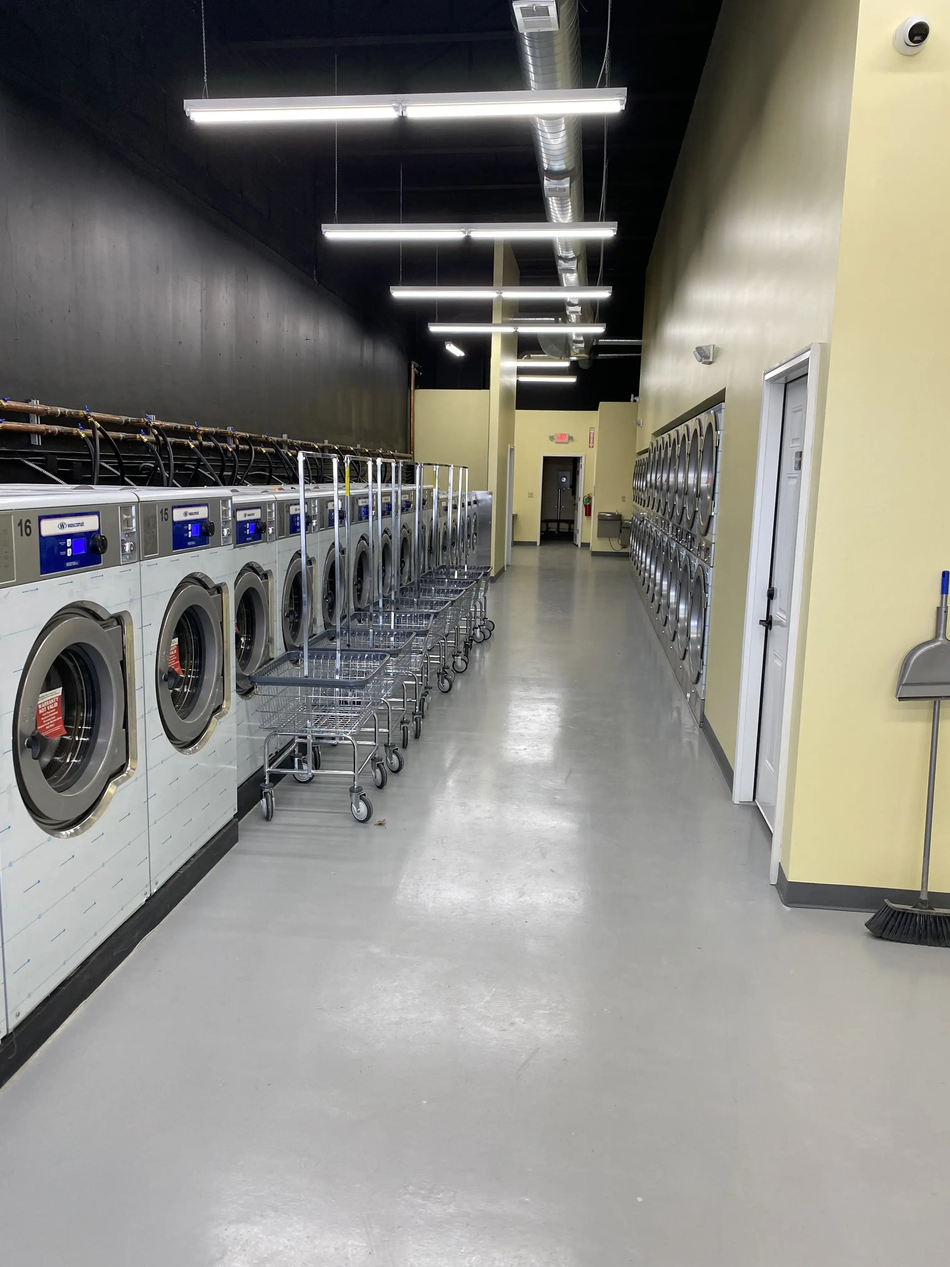 Stop N Wash laundromat - Image 4