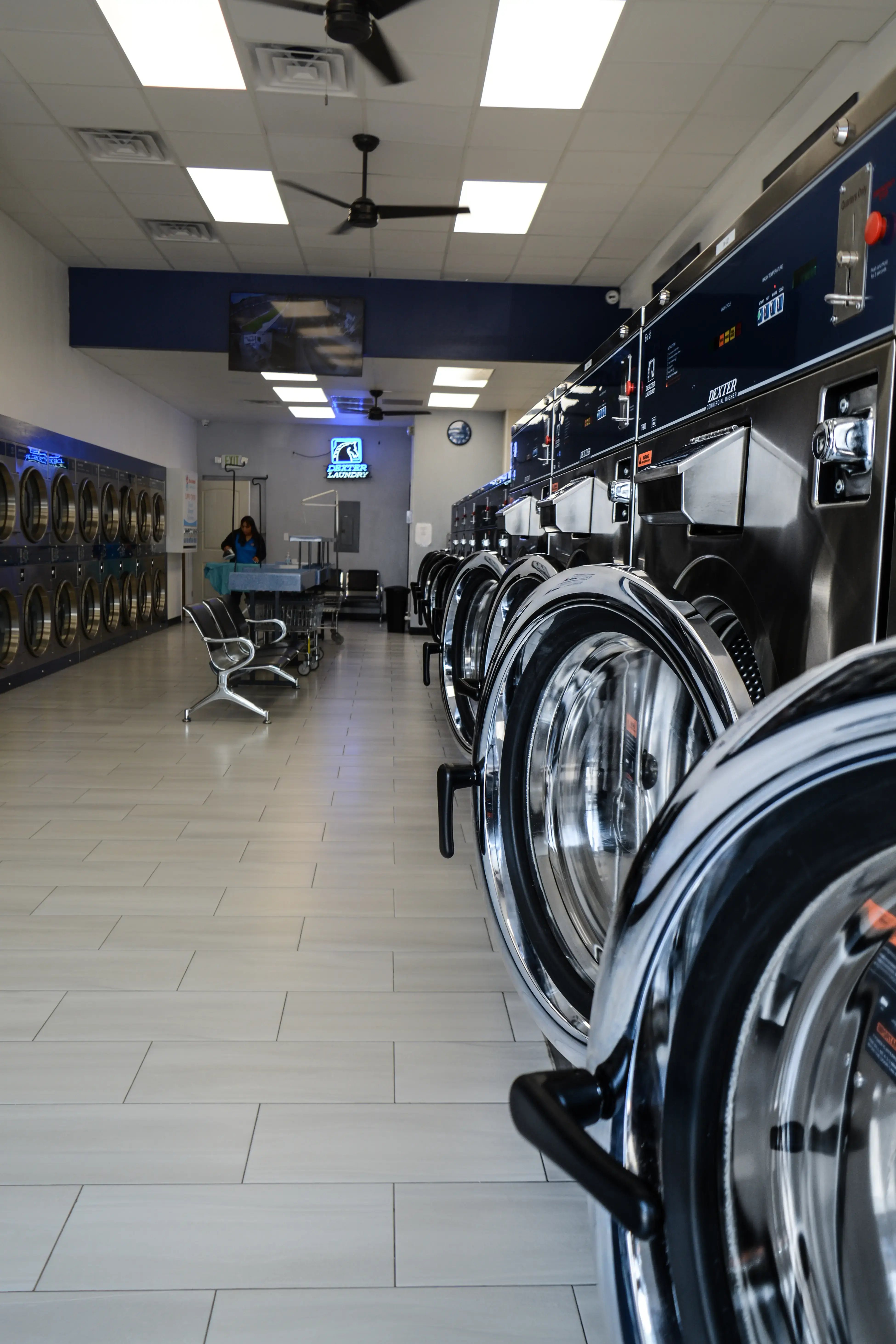 Stop & Wash Coin Laundry - Image 14