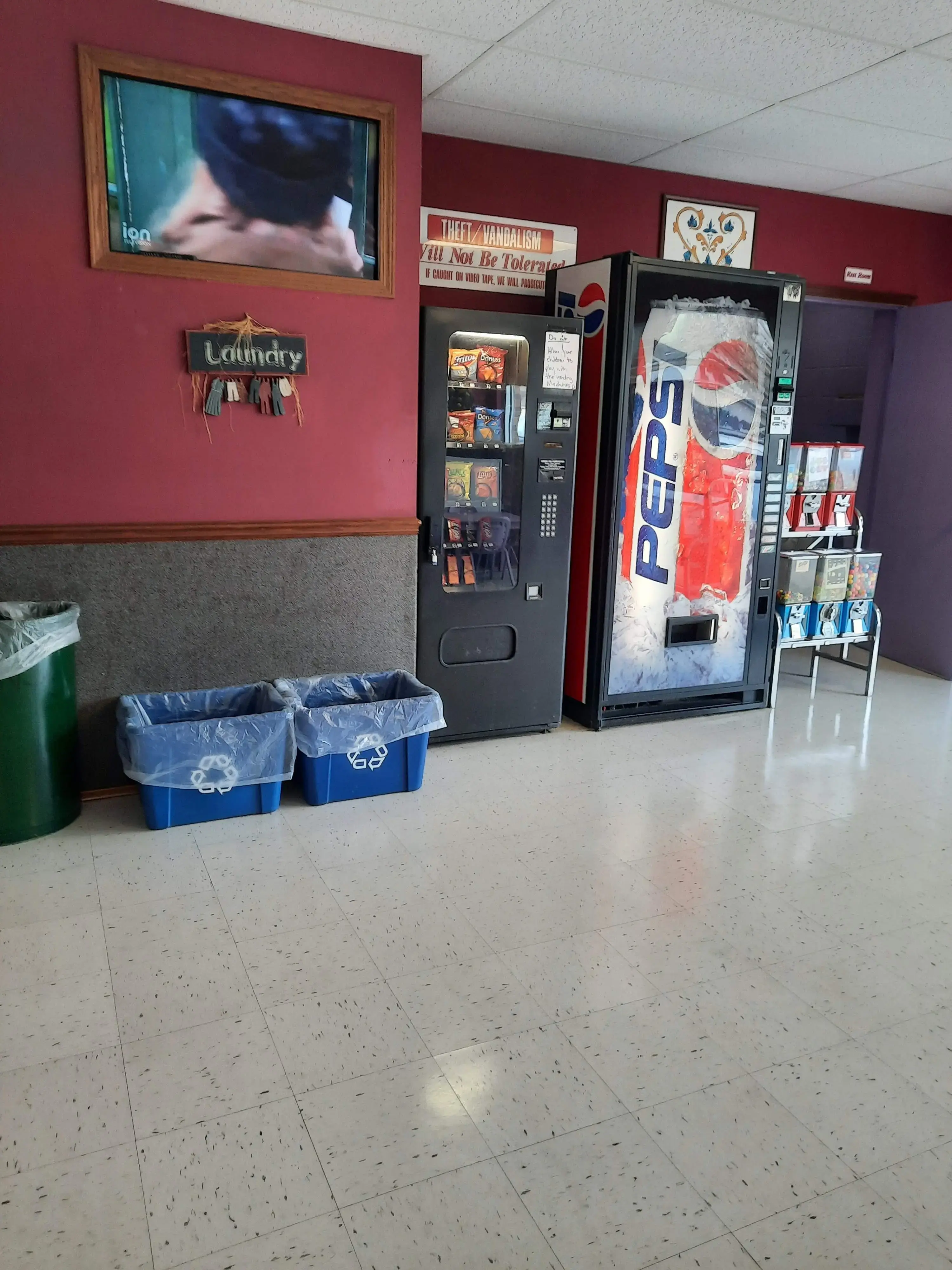 Stoughton Laundromat thumbnail 4