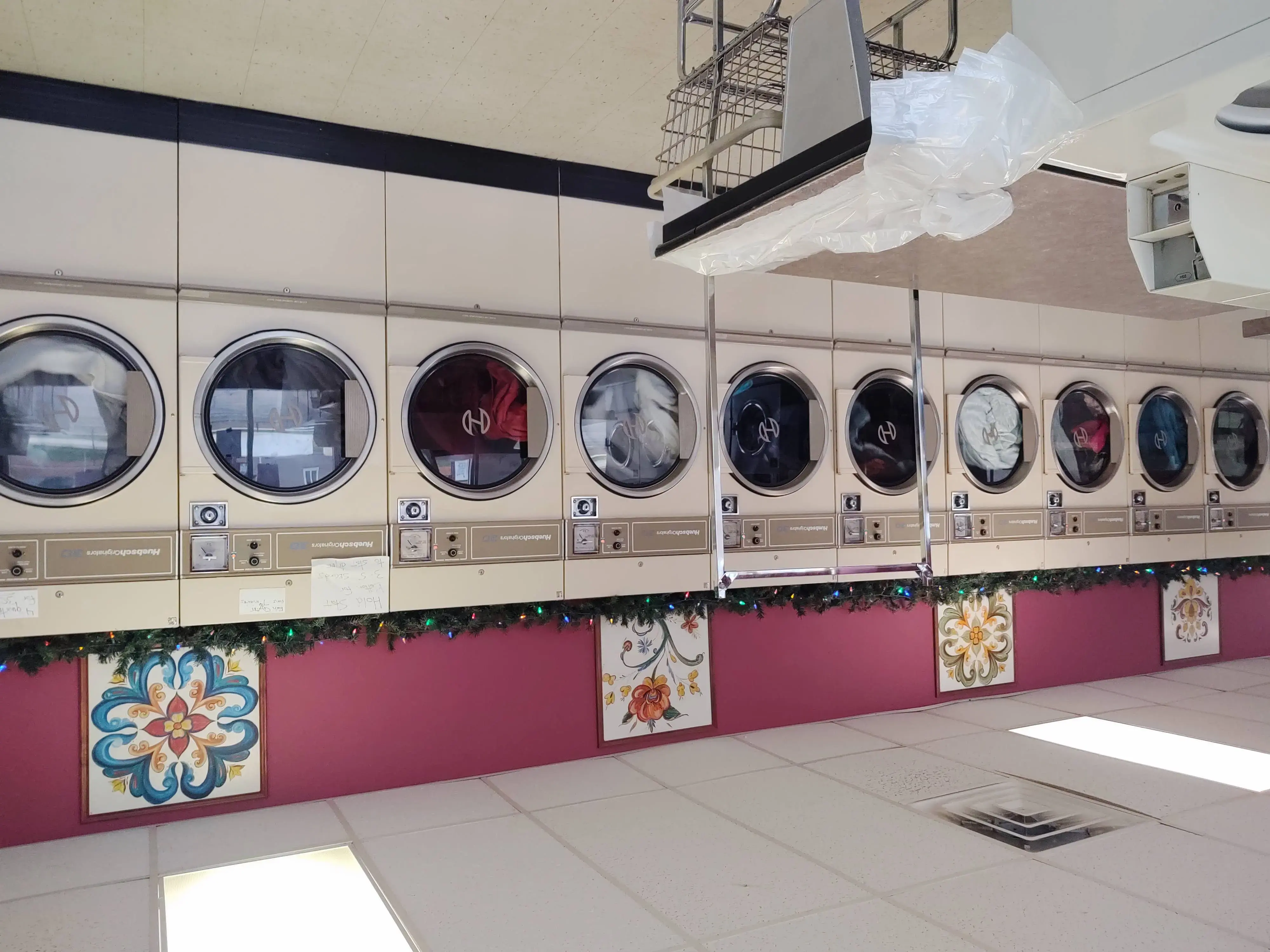 Stoughton Laundromat thumbnail 10