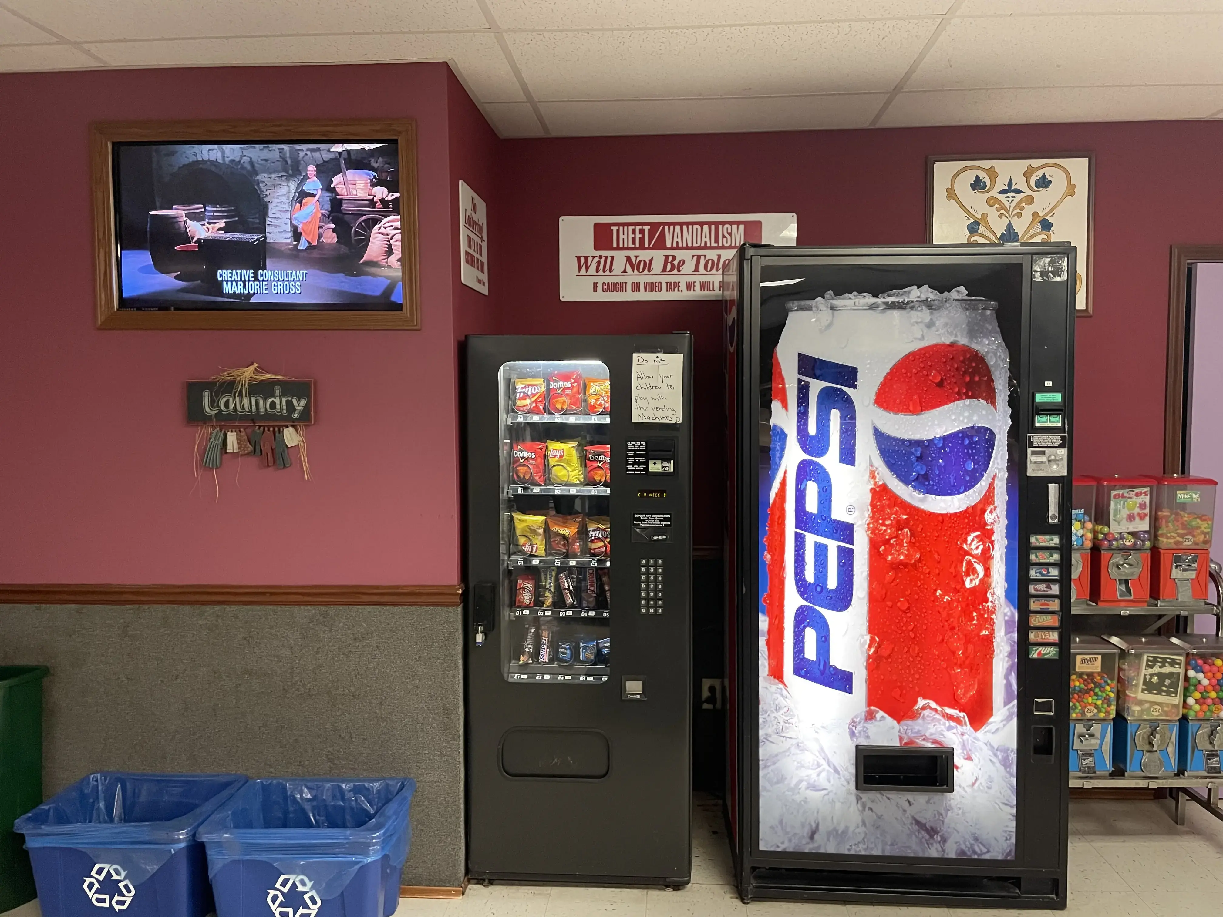 Stoughton Laundromat thumbnail 8