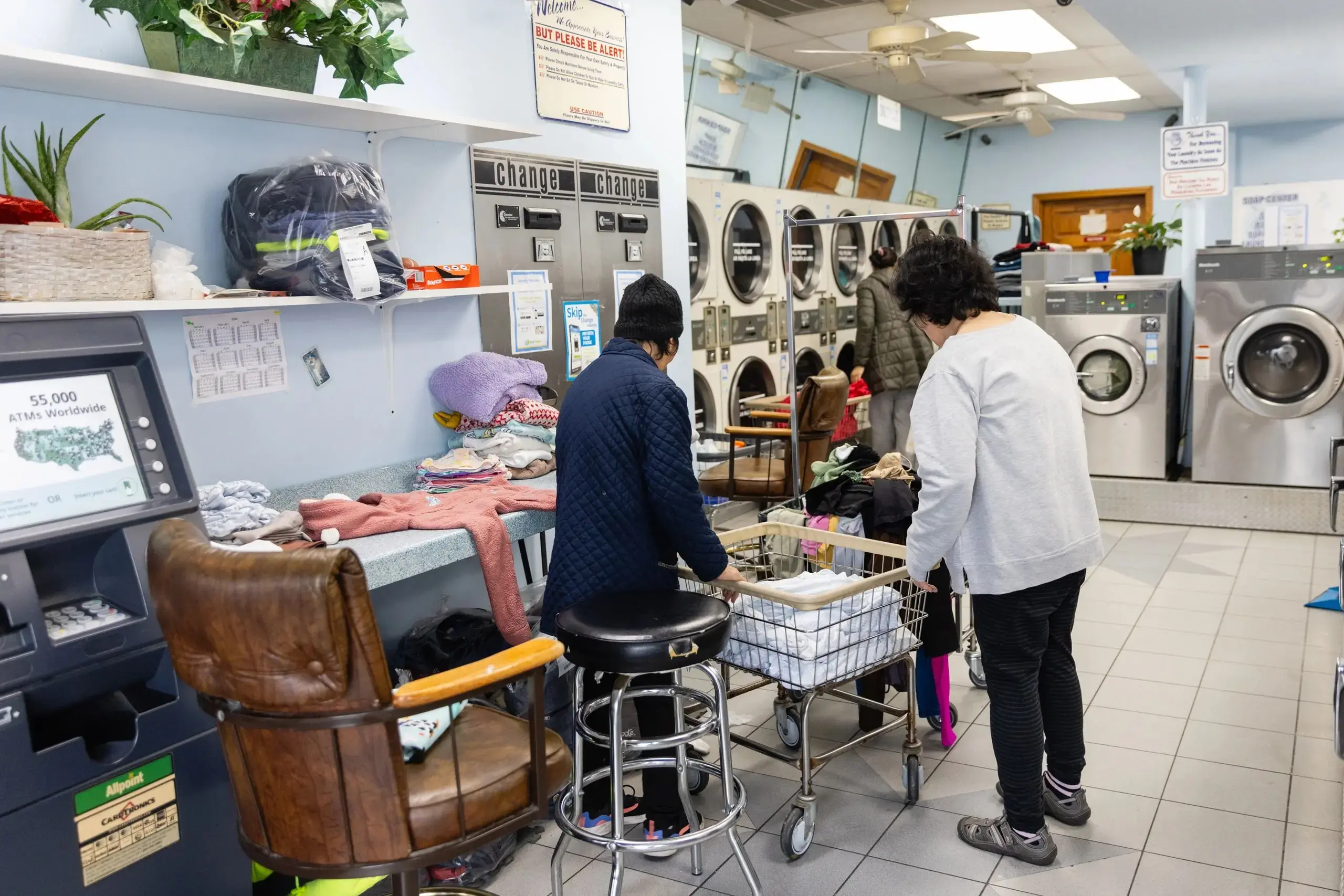 Straight Path Laundromat - Image 9