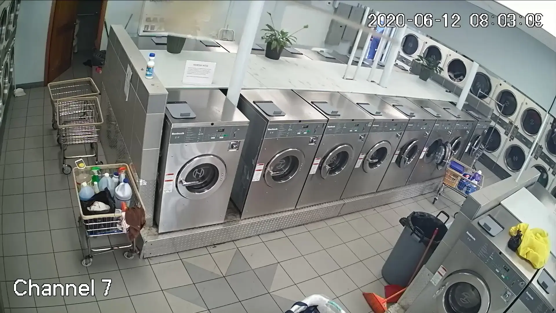 Straight Path Laundromat - Image 15