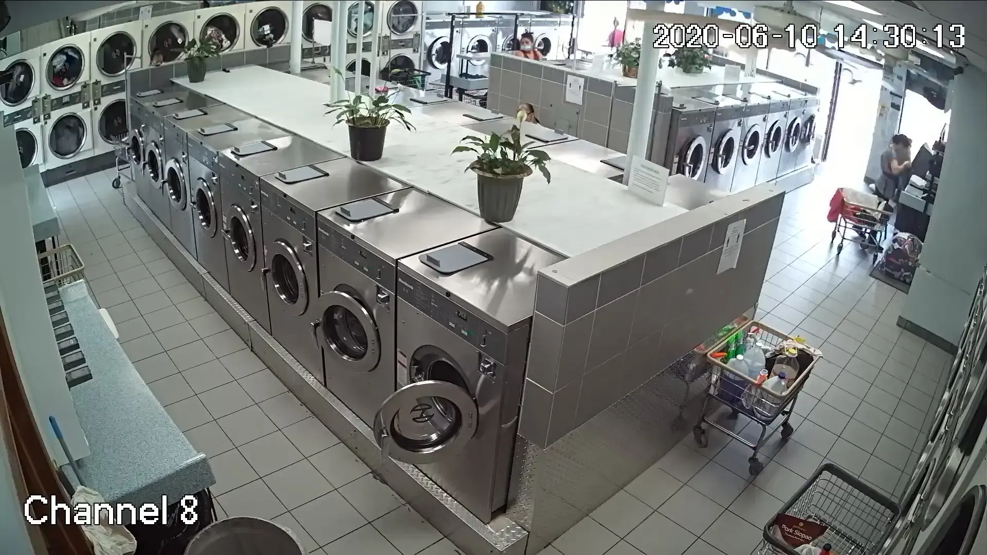 Straight Path Laundromat - Image 12