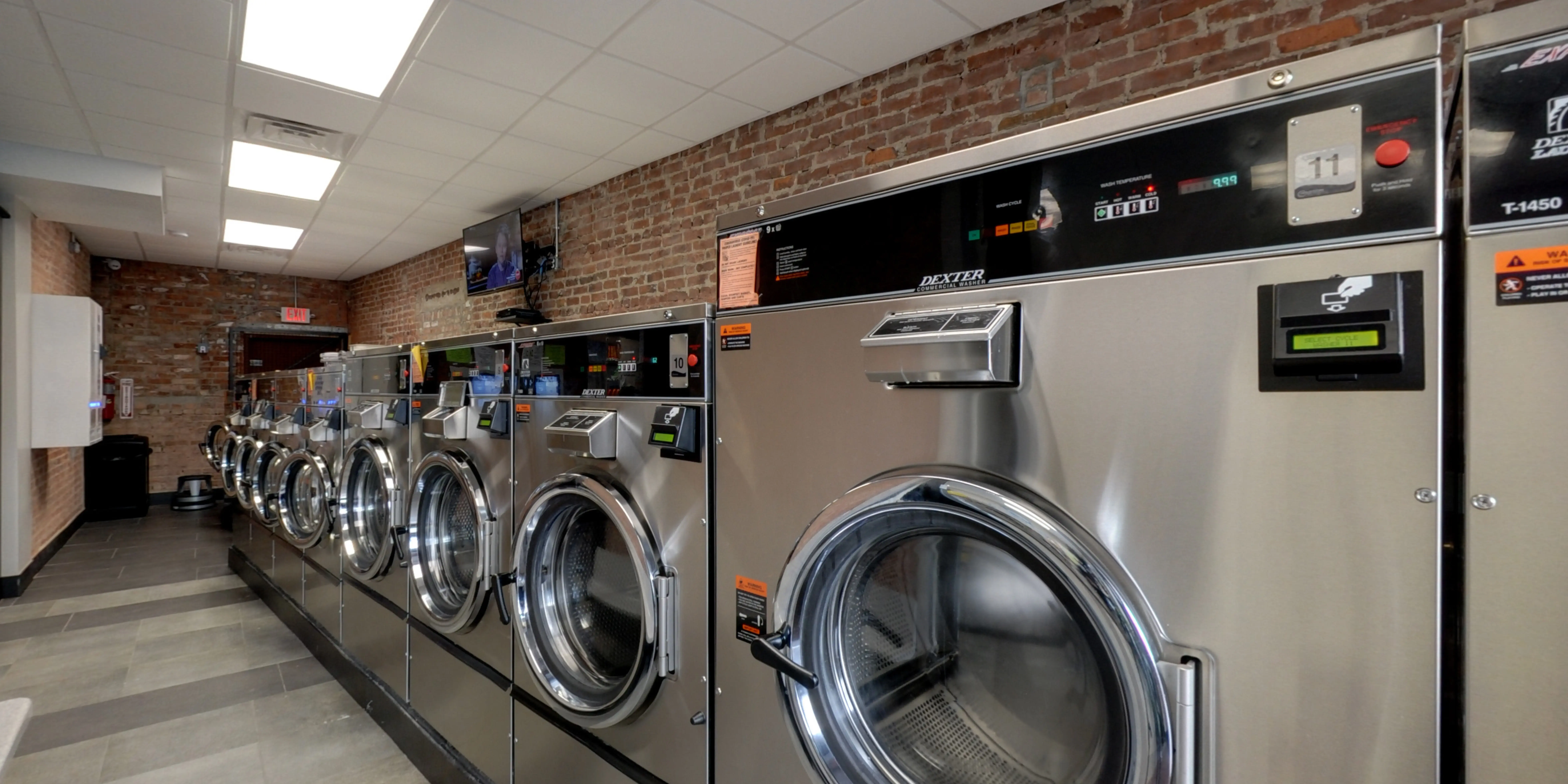 Stratmat Laundromat - Image 17