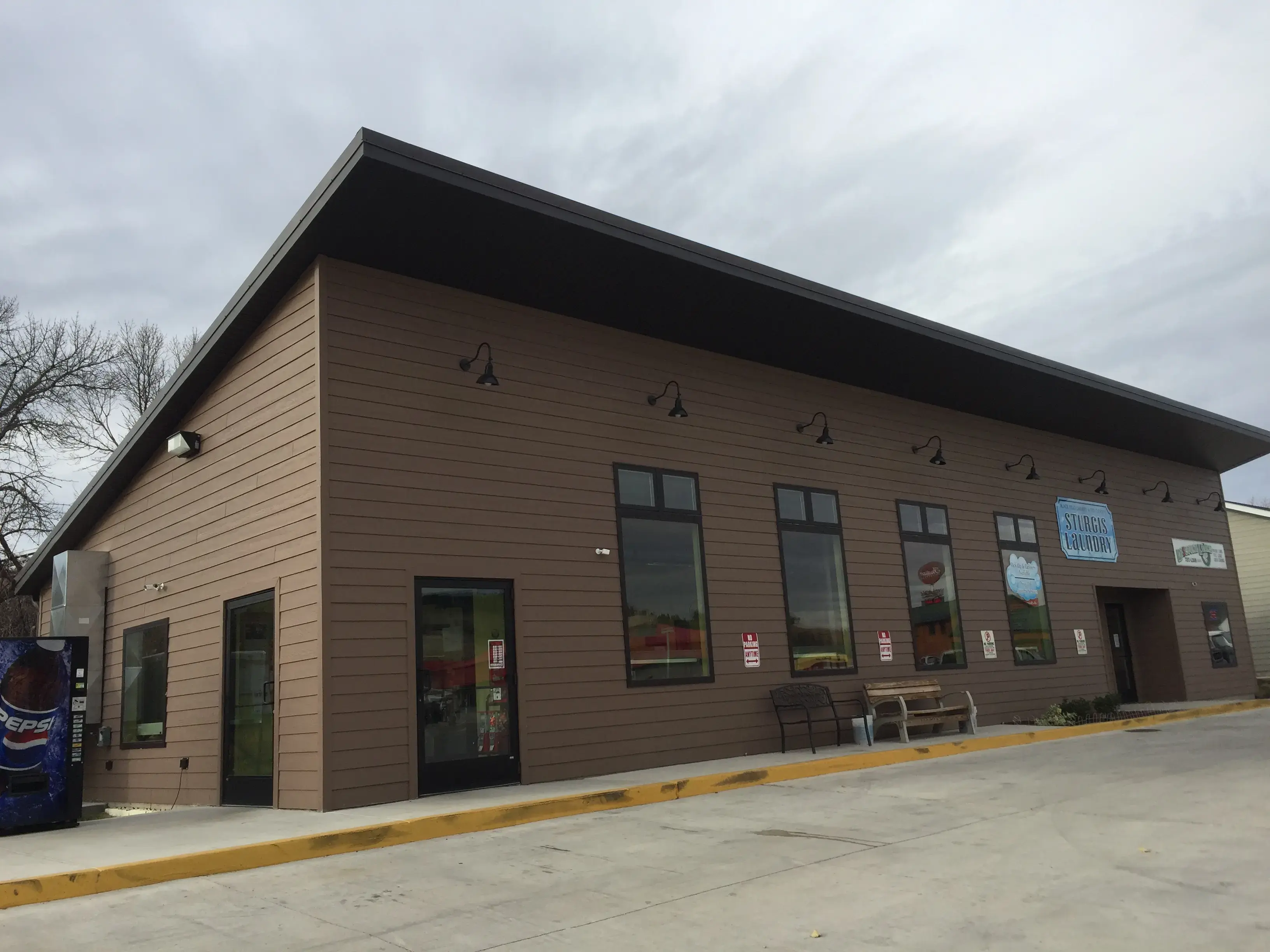 Sturgis Laundry and Dry Cleaning - Image 16