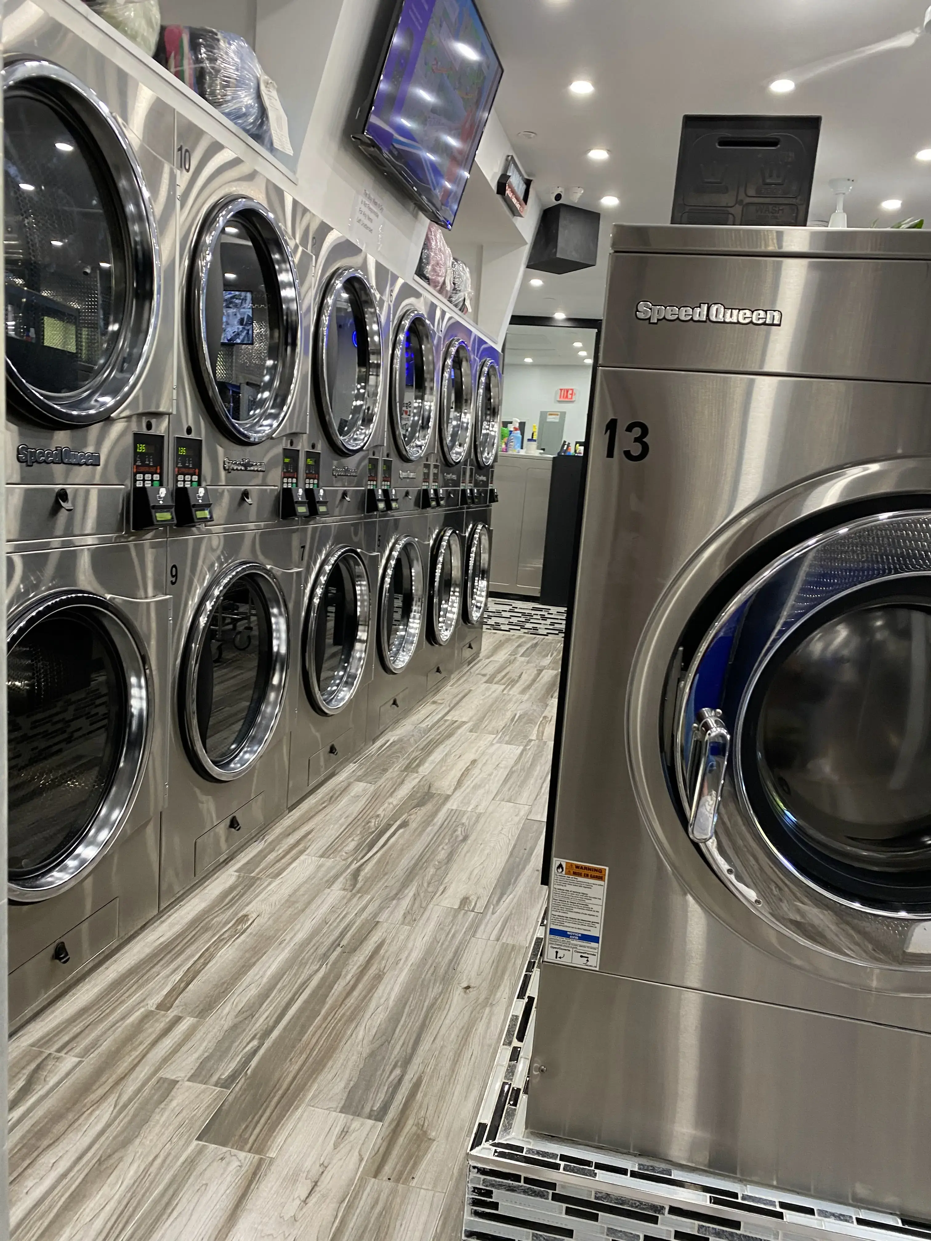 StuyWashNDry of Marcus Garvey location