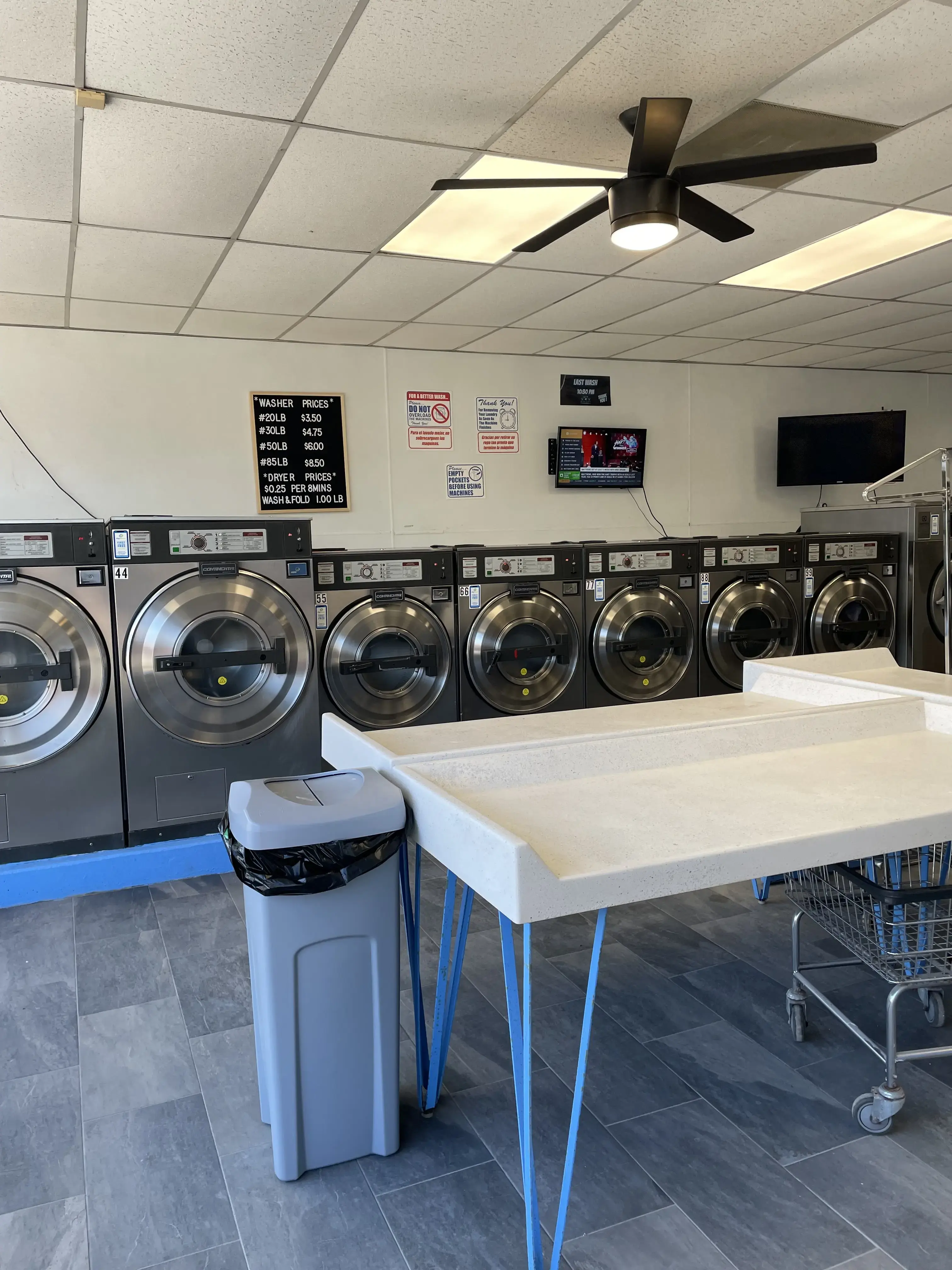 Sud City Laundromat thumbnail 14