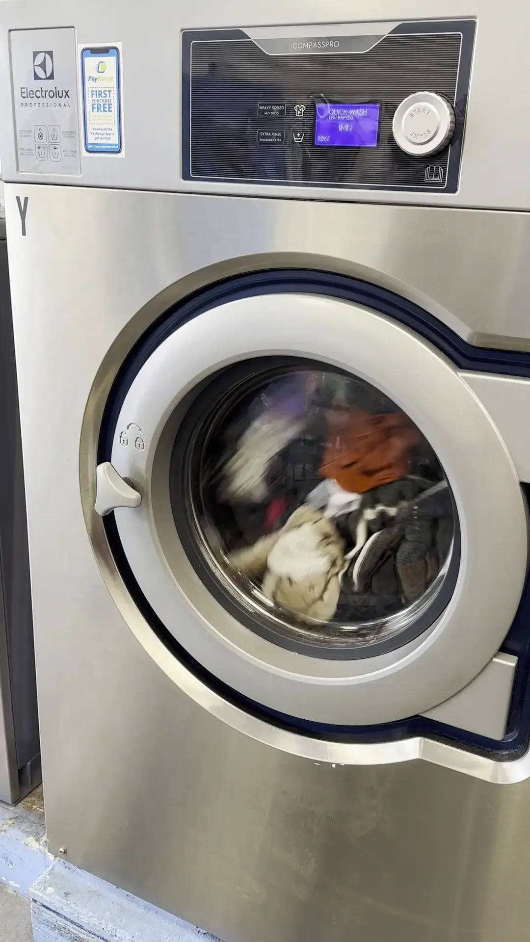 Sud City Laundromat - Image 10