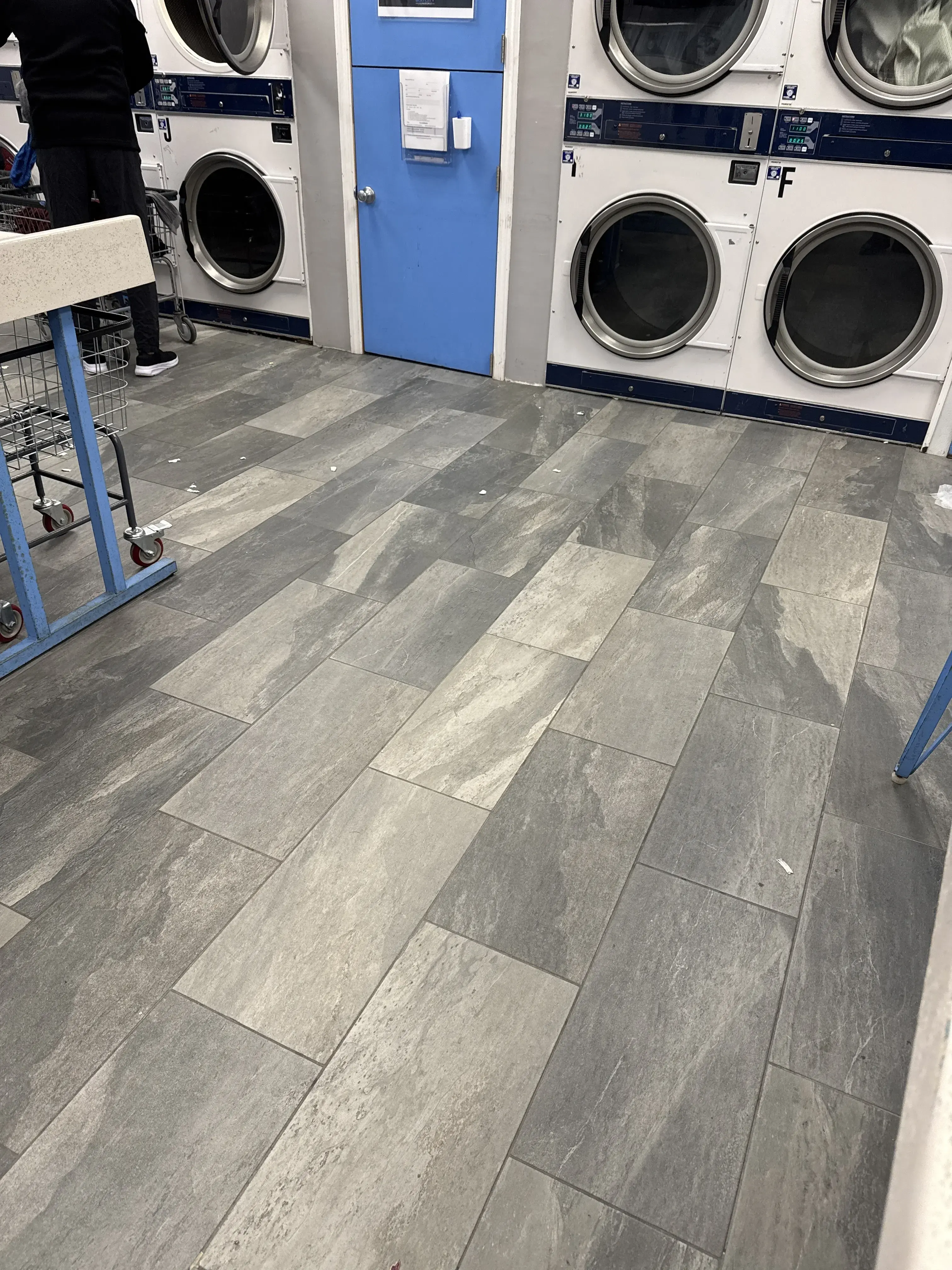 Sud City Laundromat thumbnail 6
