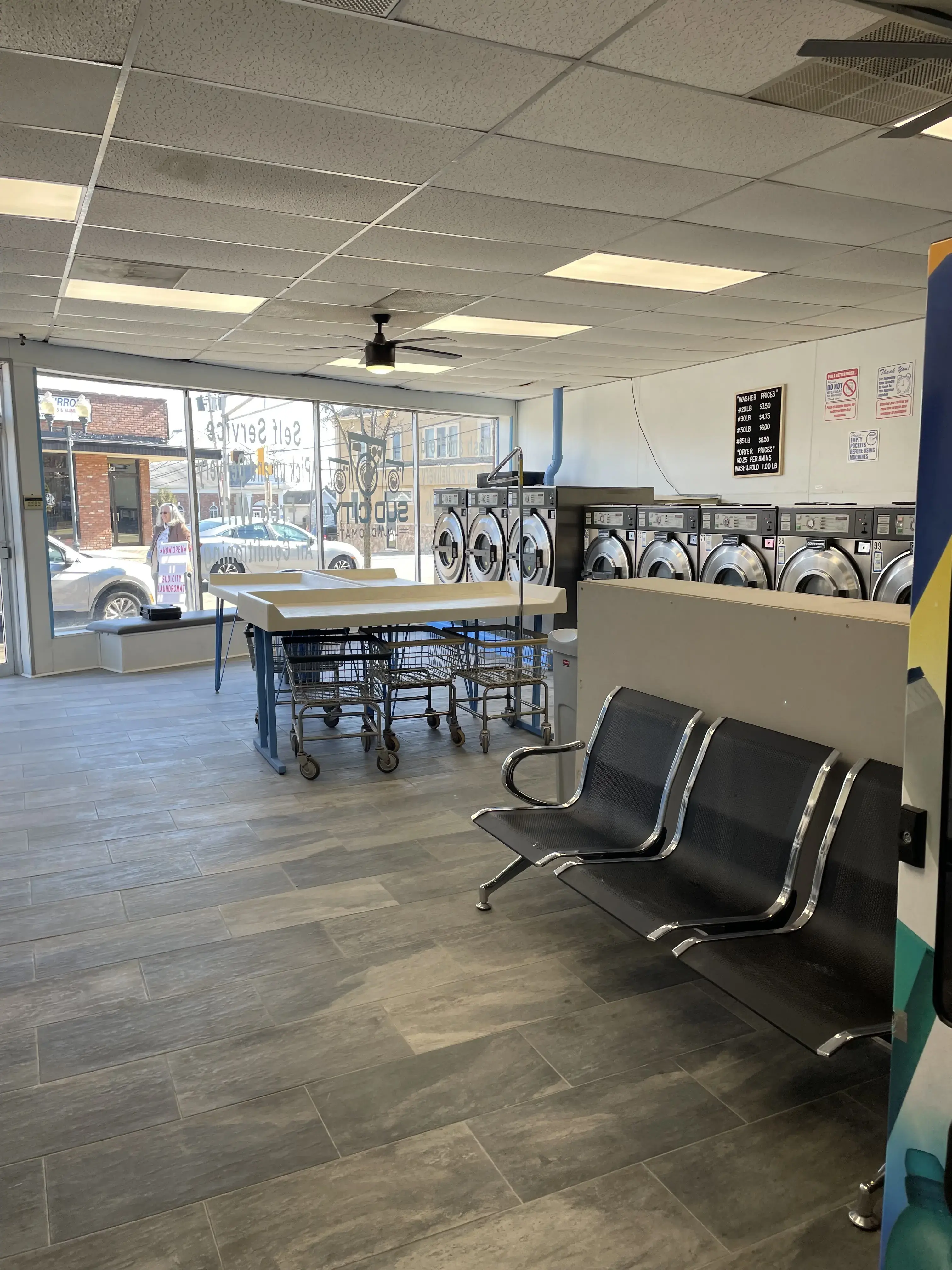 Sud City Laundromat - Image 11