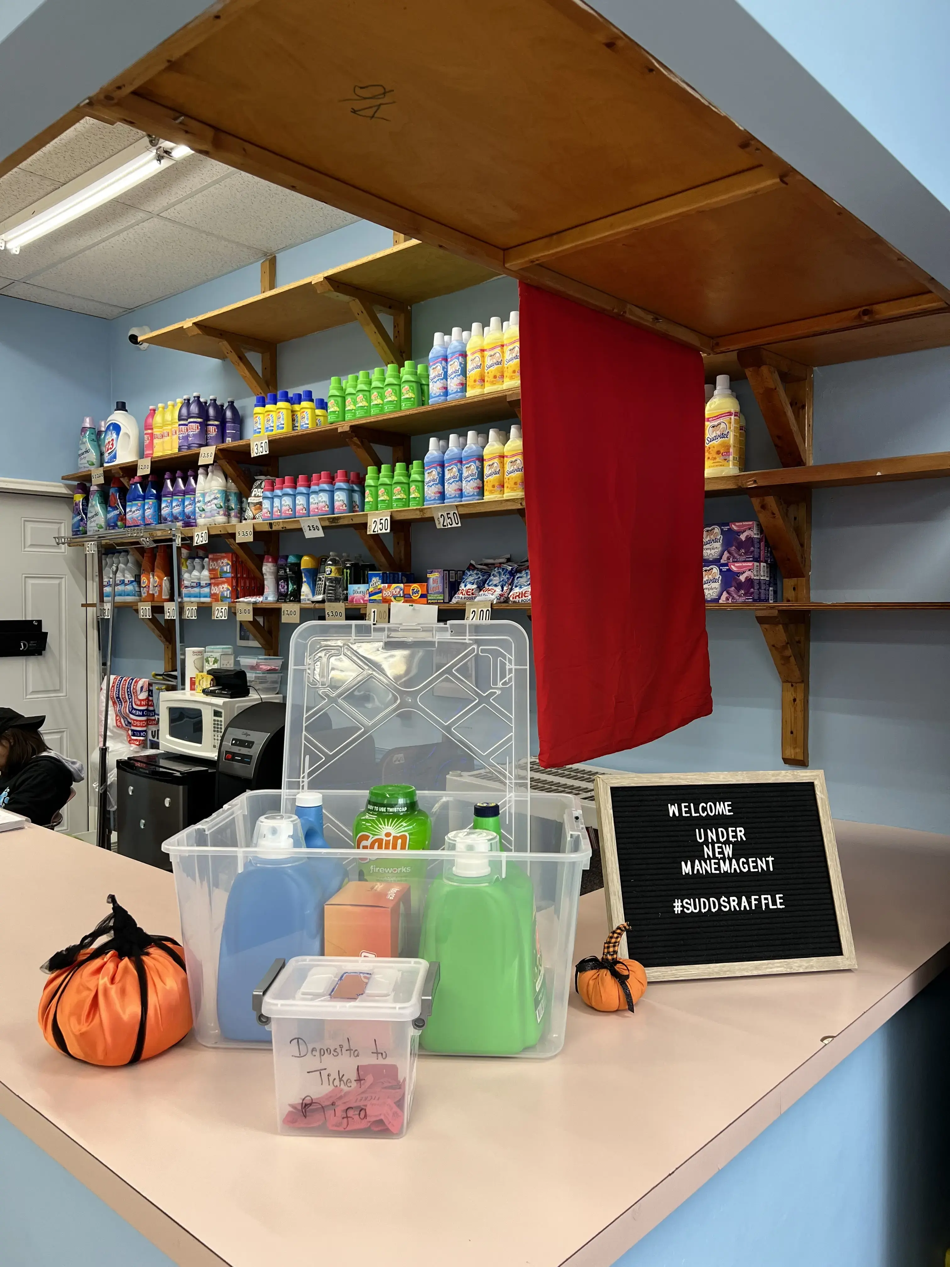 Sudd's Laundromat - Image 9