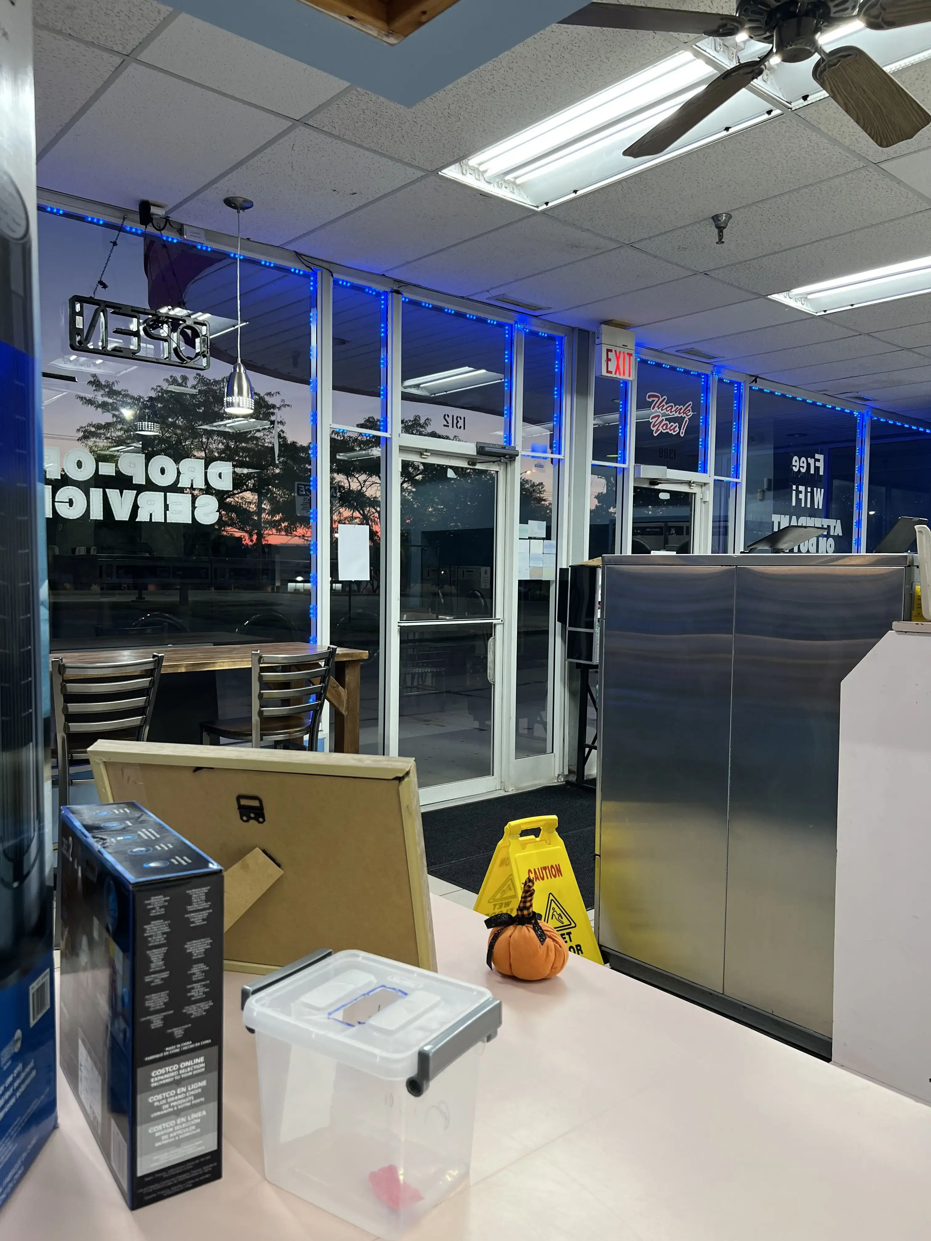 Sudd's Laundromat - Image 8