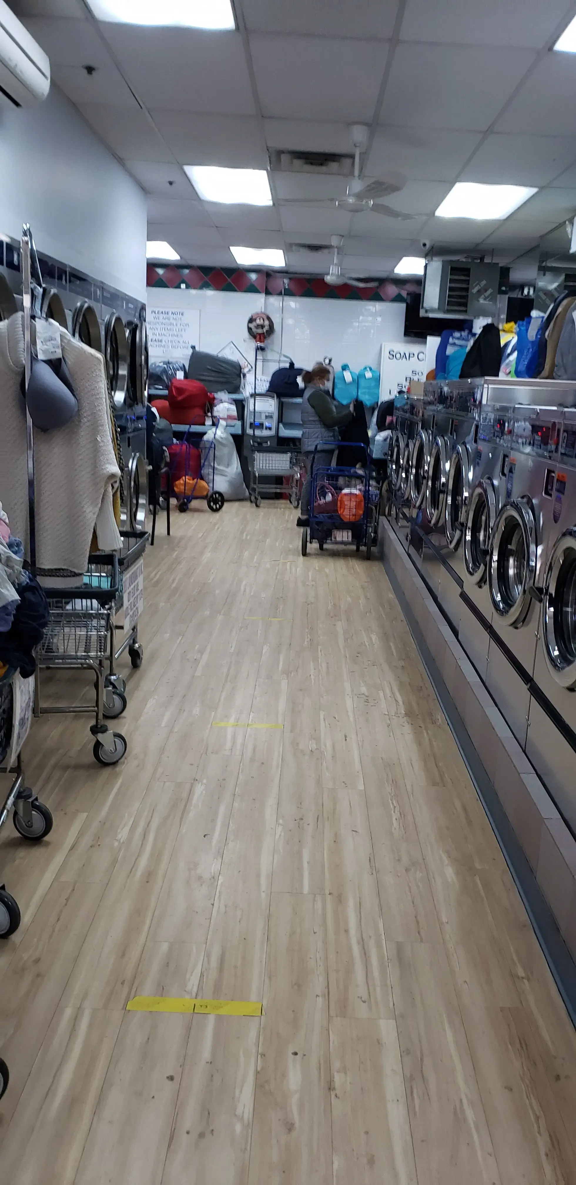 Suds and Such Laundromat thumbnail 8