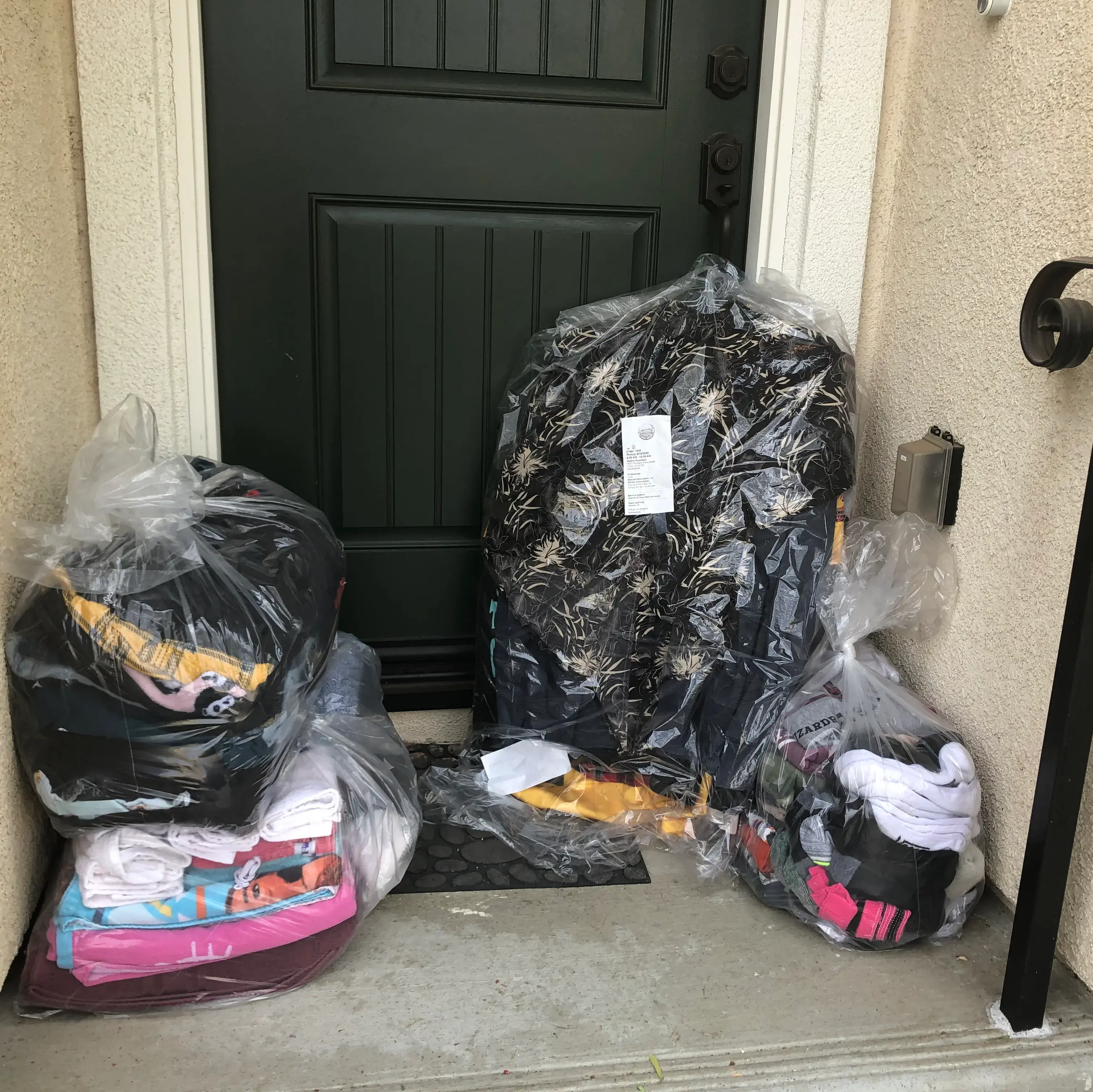 Suds & Bubbles Laundry Services thumbnail 11