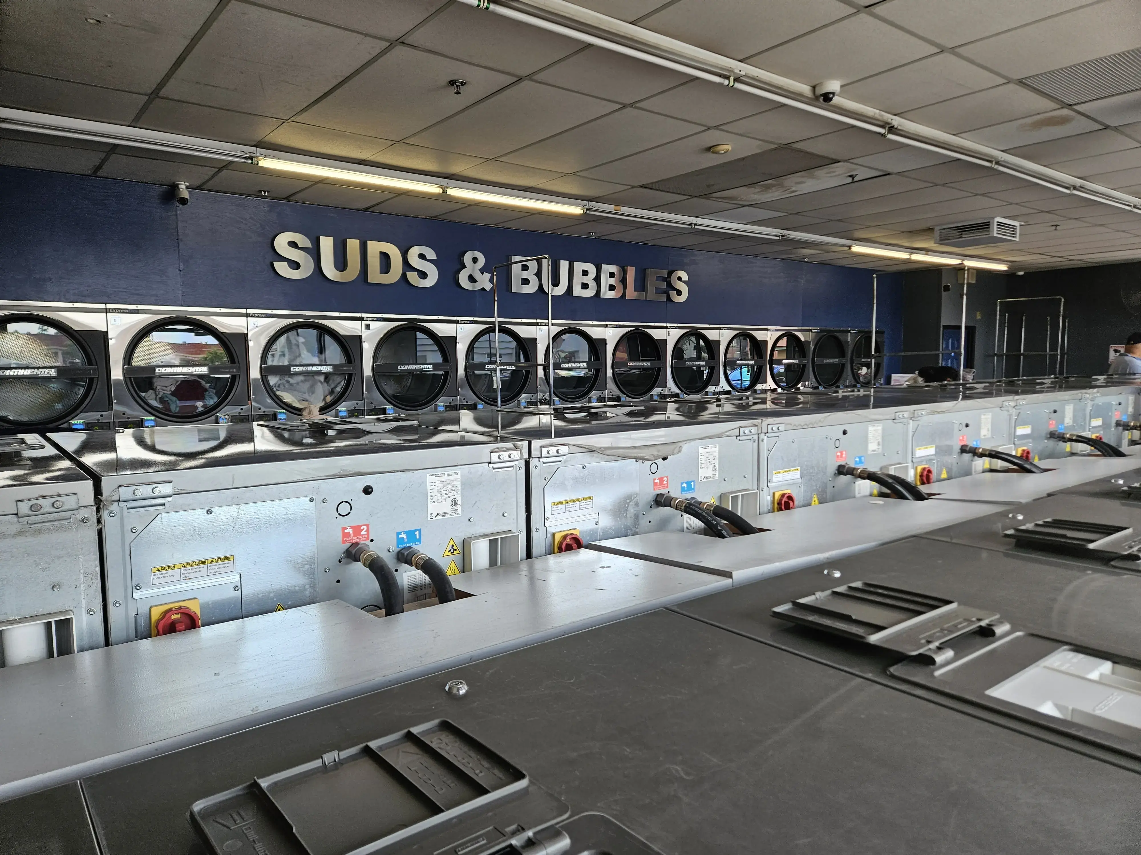 Suds & Bubbles Laundry Services thumbnail 3