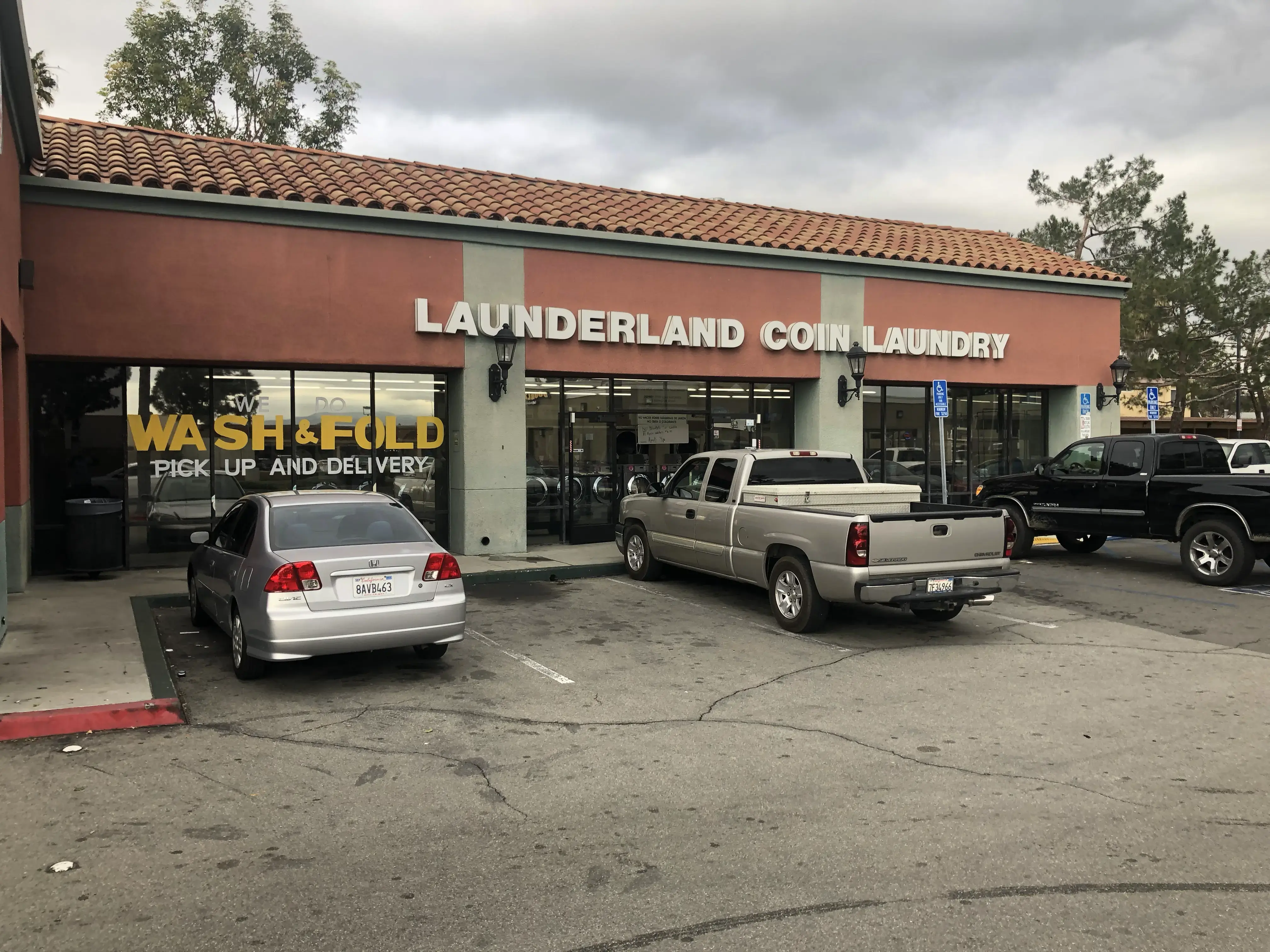 Suds & Bubbles Laundry Services thumbnail 14