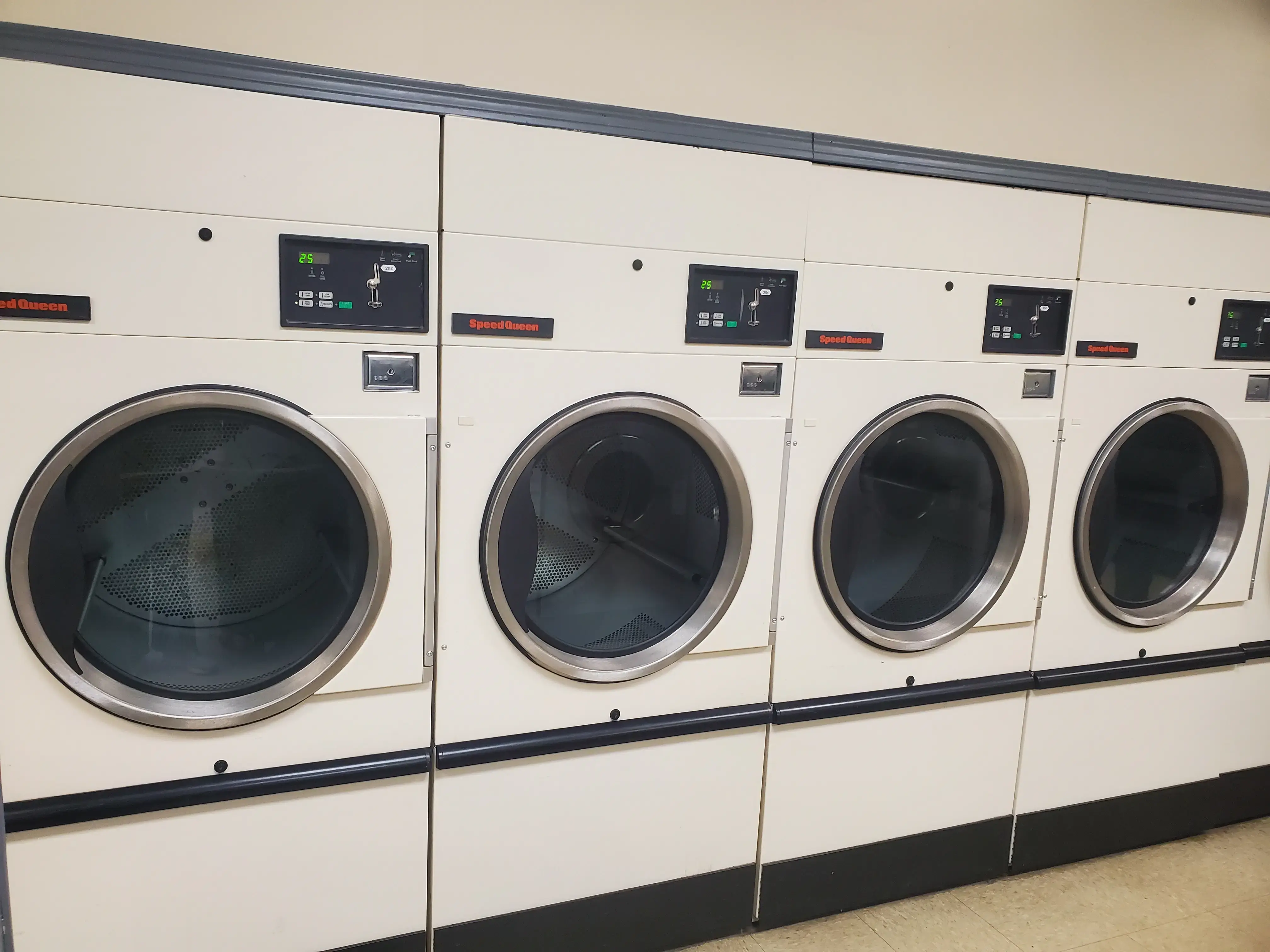 suds city laundromat thumbnail 6