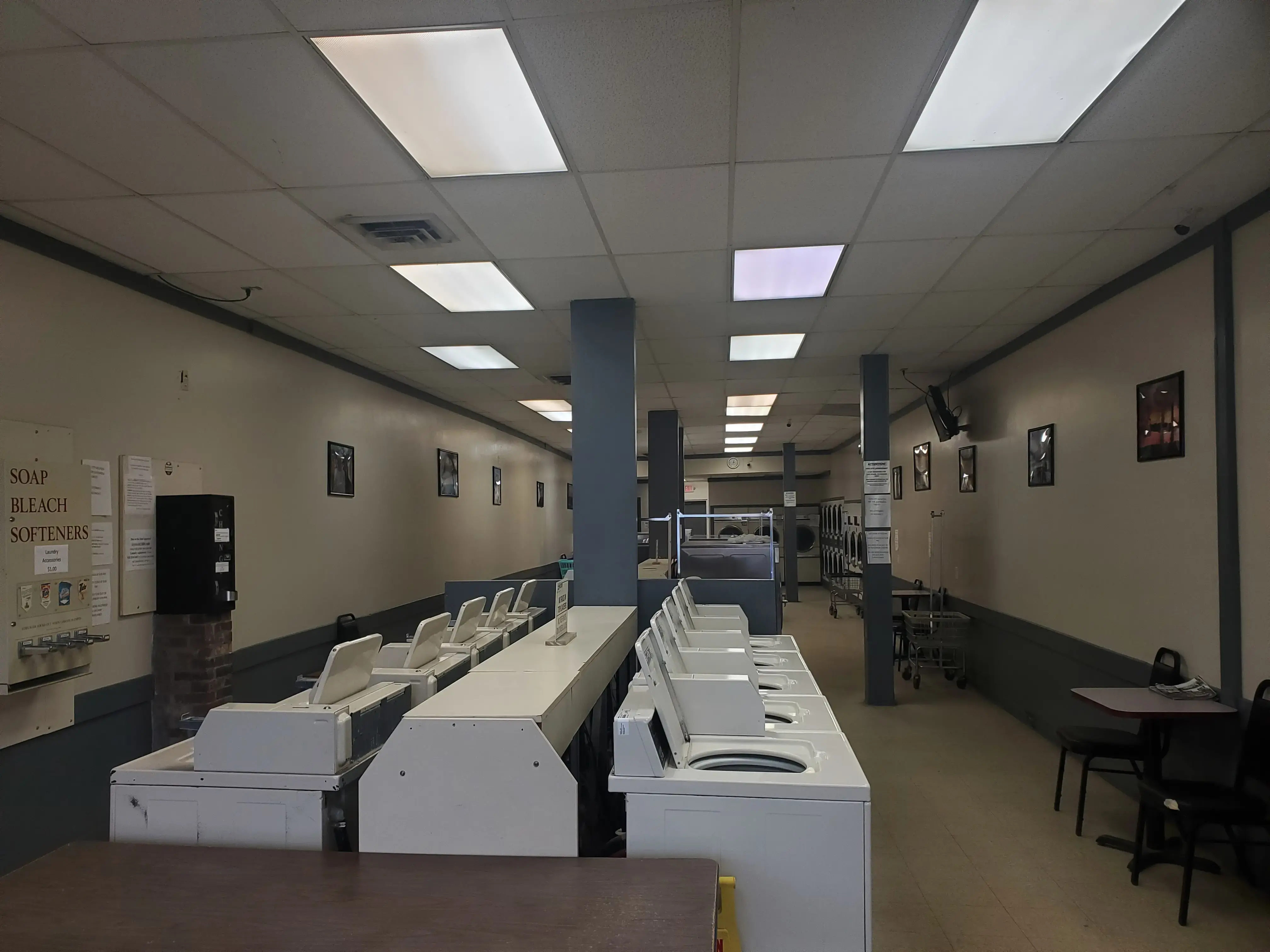 suds city laundromat - Image 1