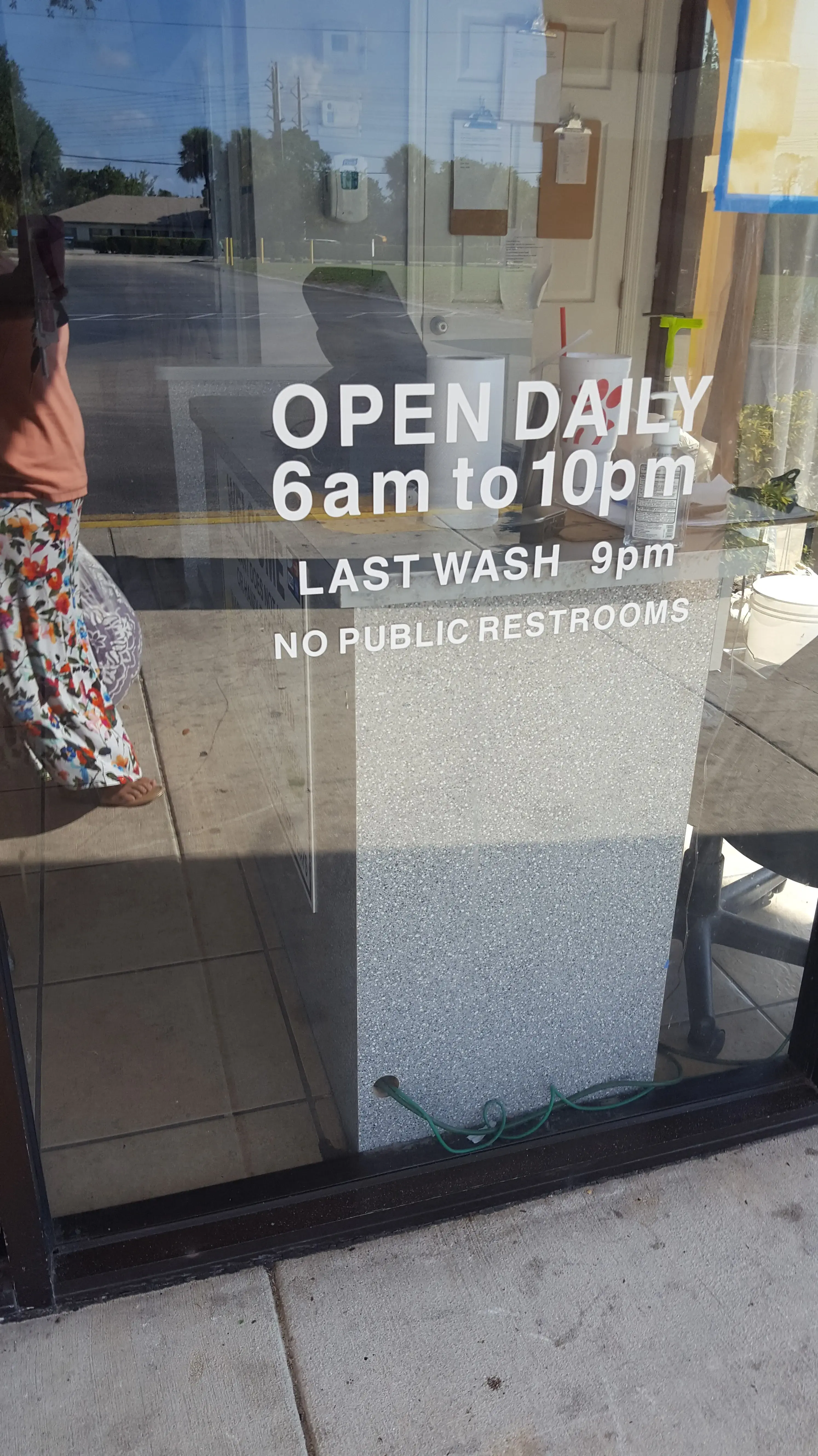 Suds Club Laundromat + Dry Cleaners - Image 9