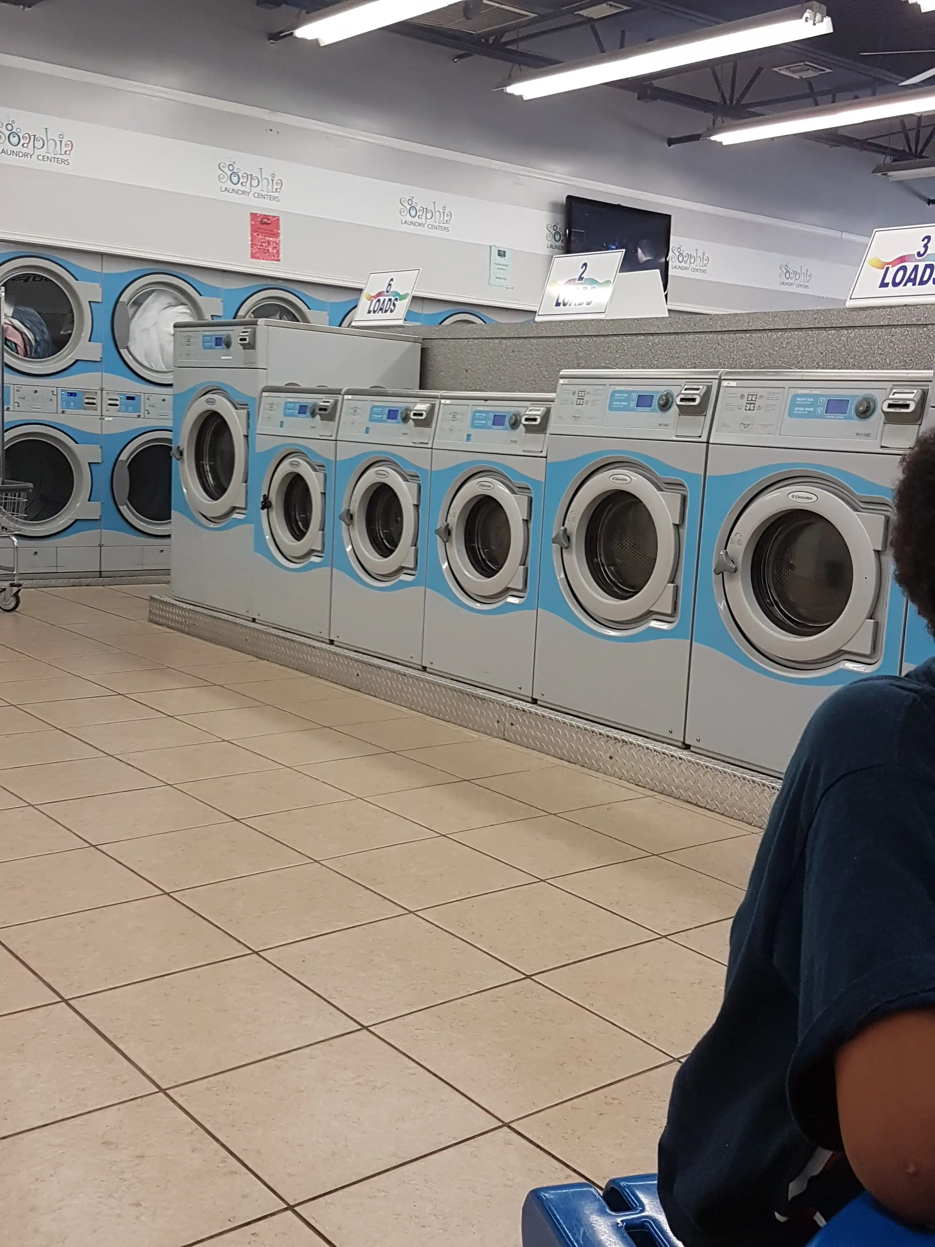 Suds Club Laundromat + Dry Cleaners thumbnail 18