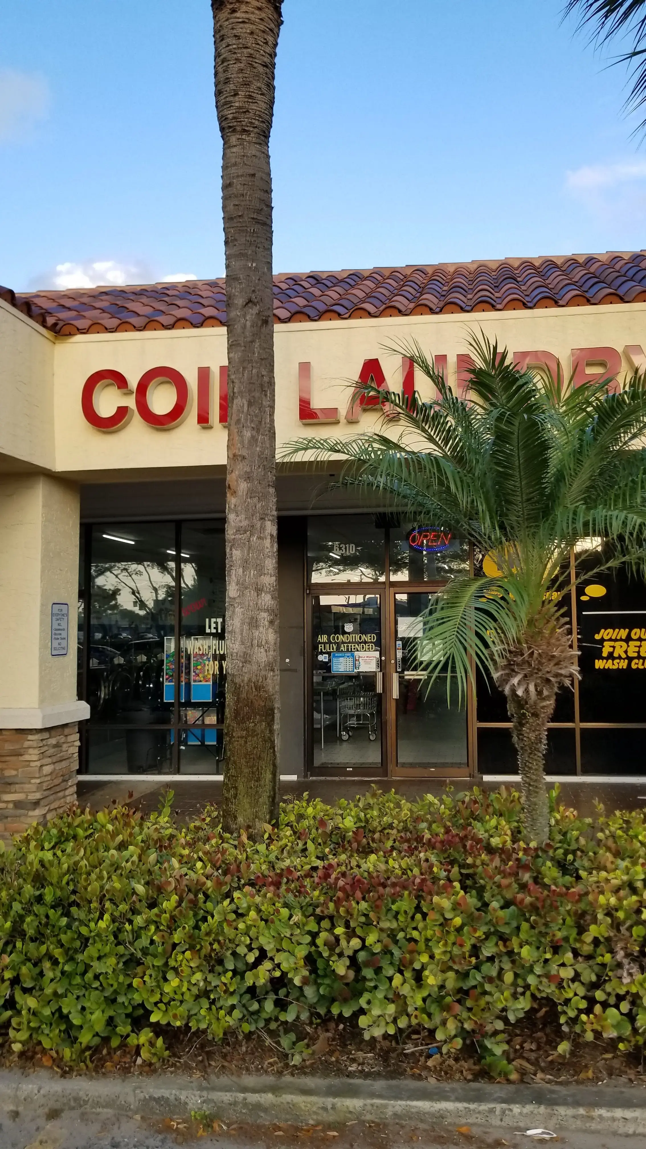 Suds Club Laundromat + Wash, Dry & Fold thumbnail 11