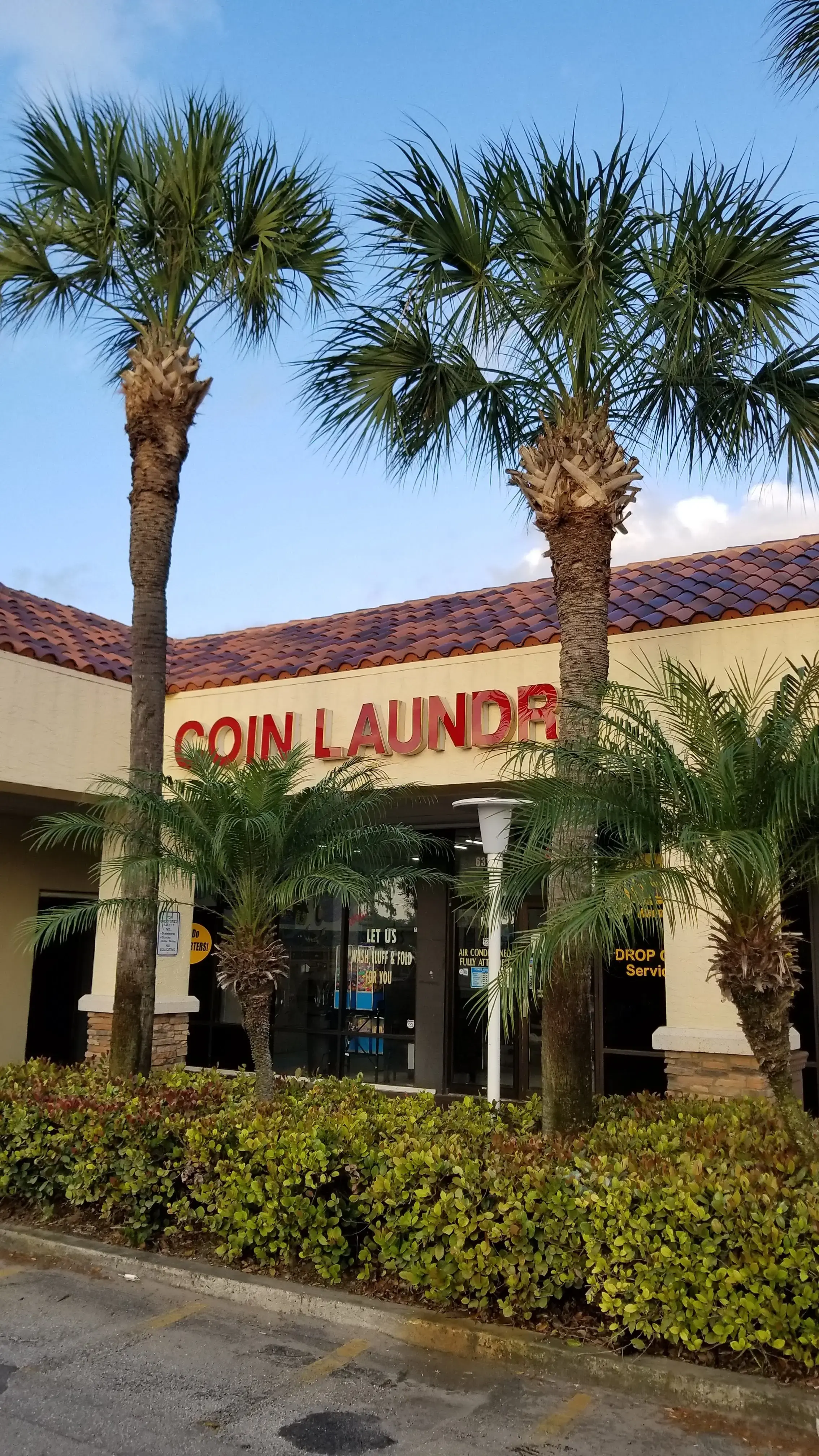 Suds Club Laundromat + Wash, Dry & Fold thumbnail 6