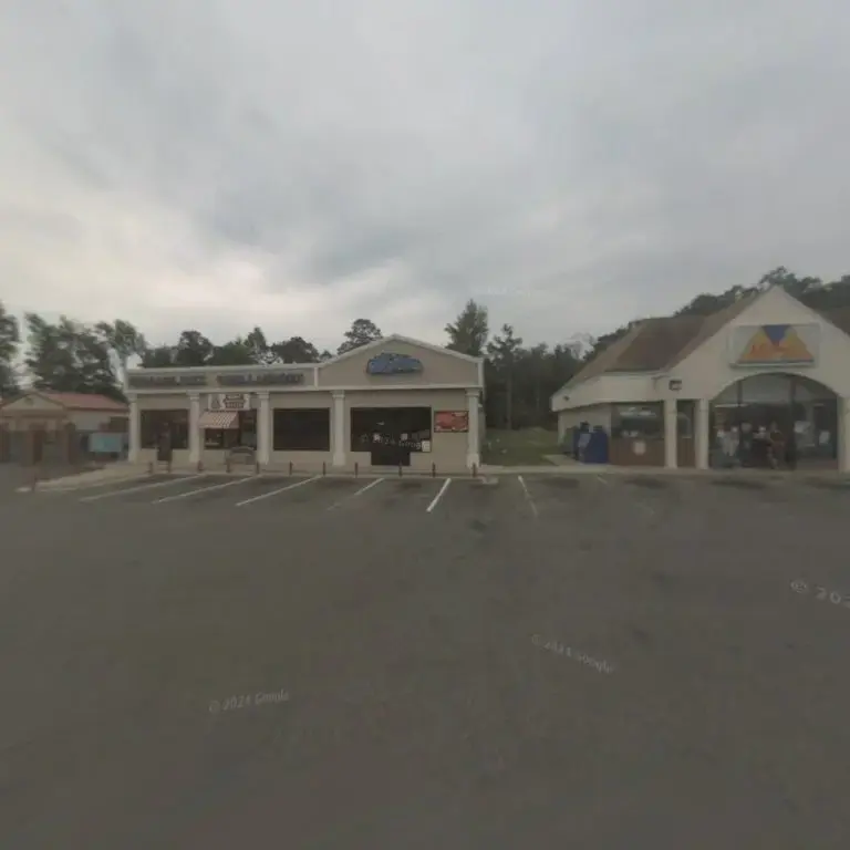 Suds Coin Laundry thumbnail 6