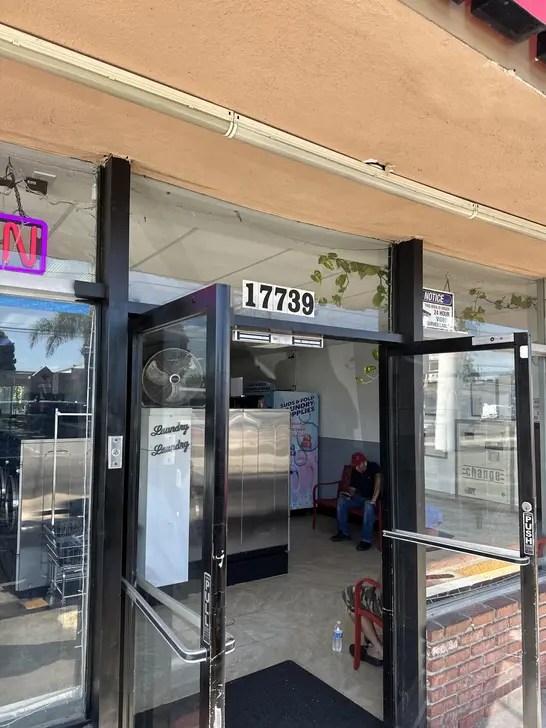 Suds & Fold Laundromat - Image 11