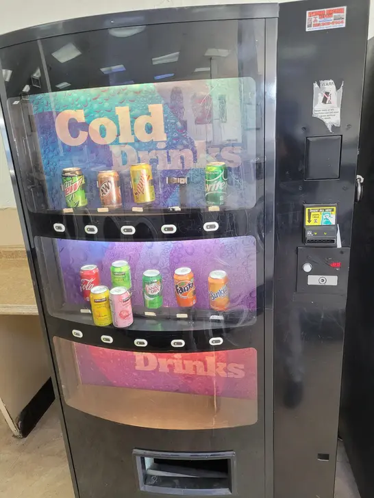 Suds & Fold Laundromat - Image 12