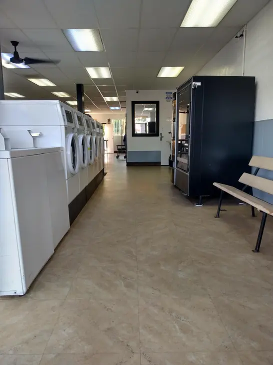 Suds & Fold Laundromat - Image 6