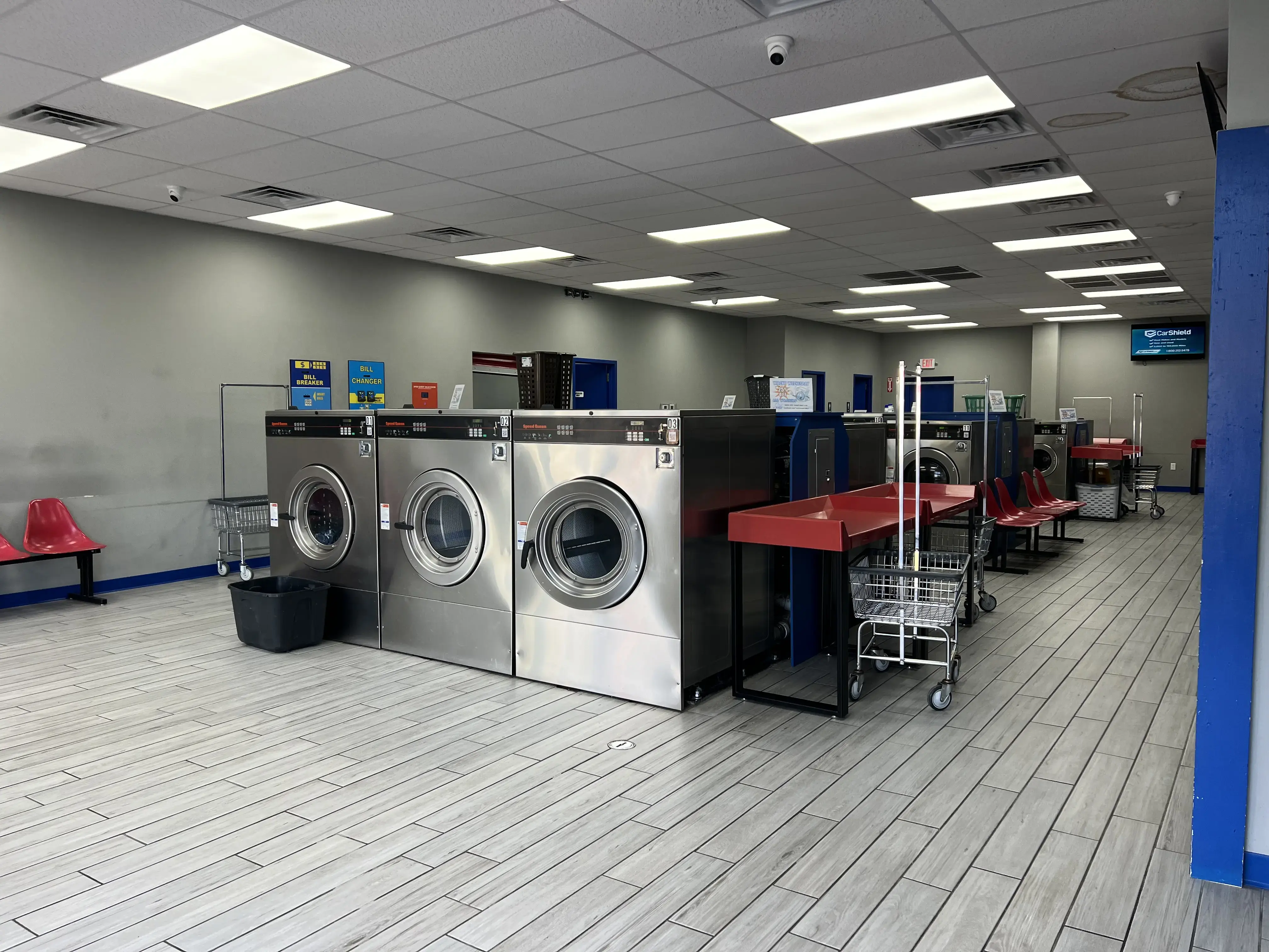 Suds Laundromat - Richmond Hill - Image 4