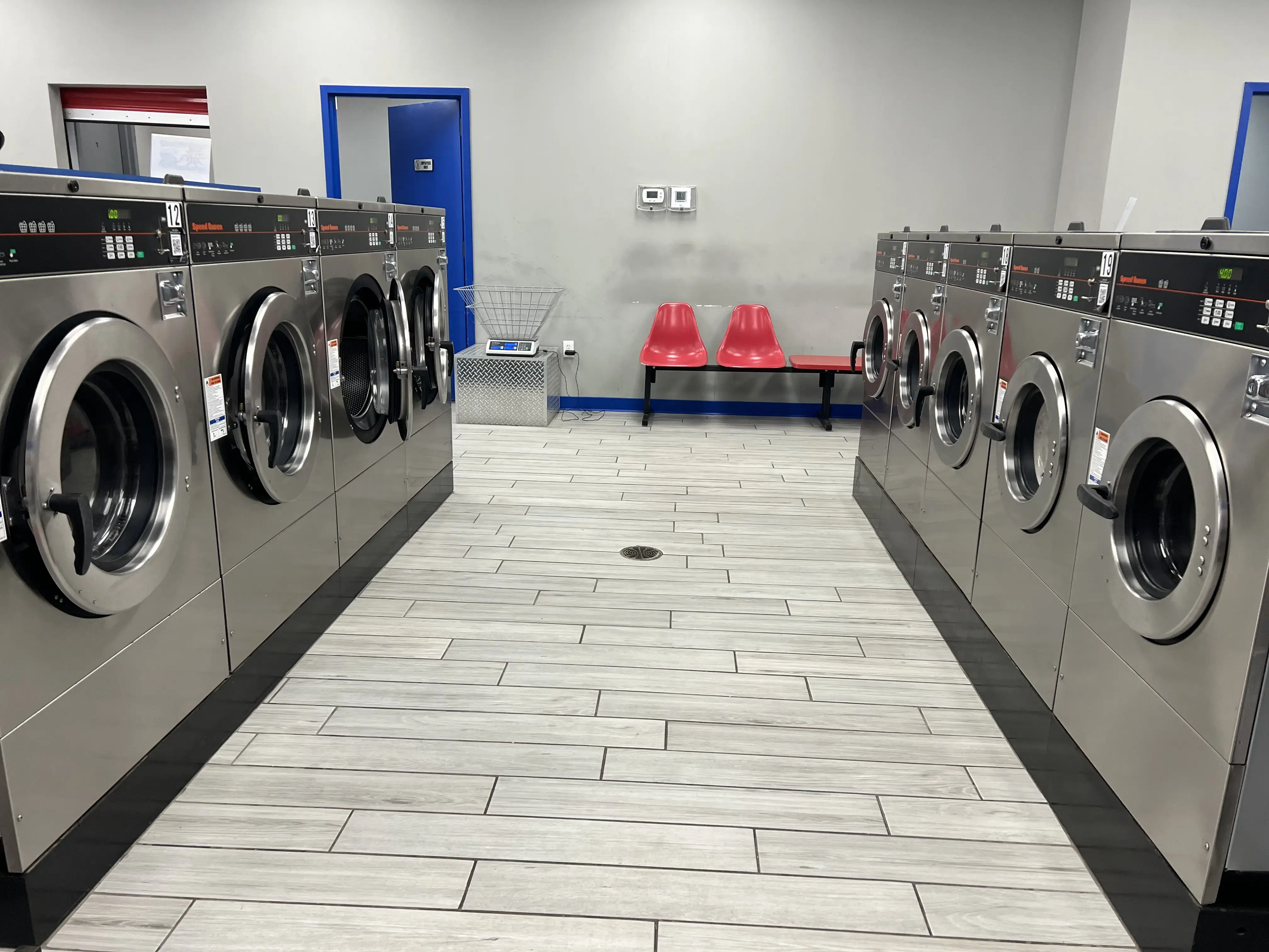 Suds Laundromat - Richmond Hill - Image 2