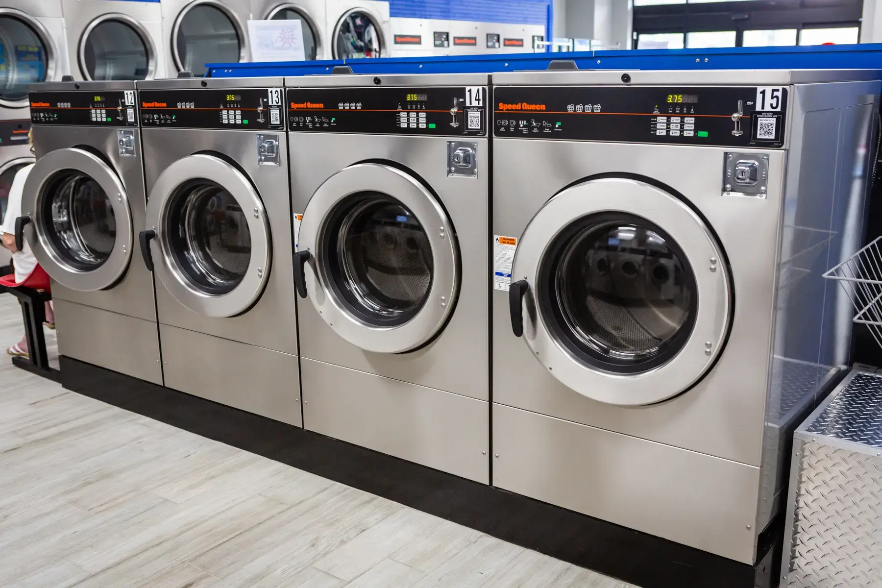 Suds Laundromat - Richmond Hill location
