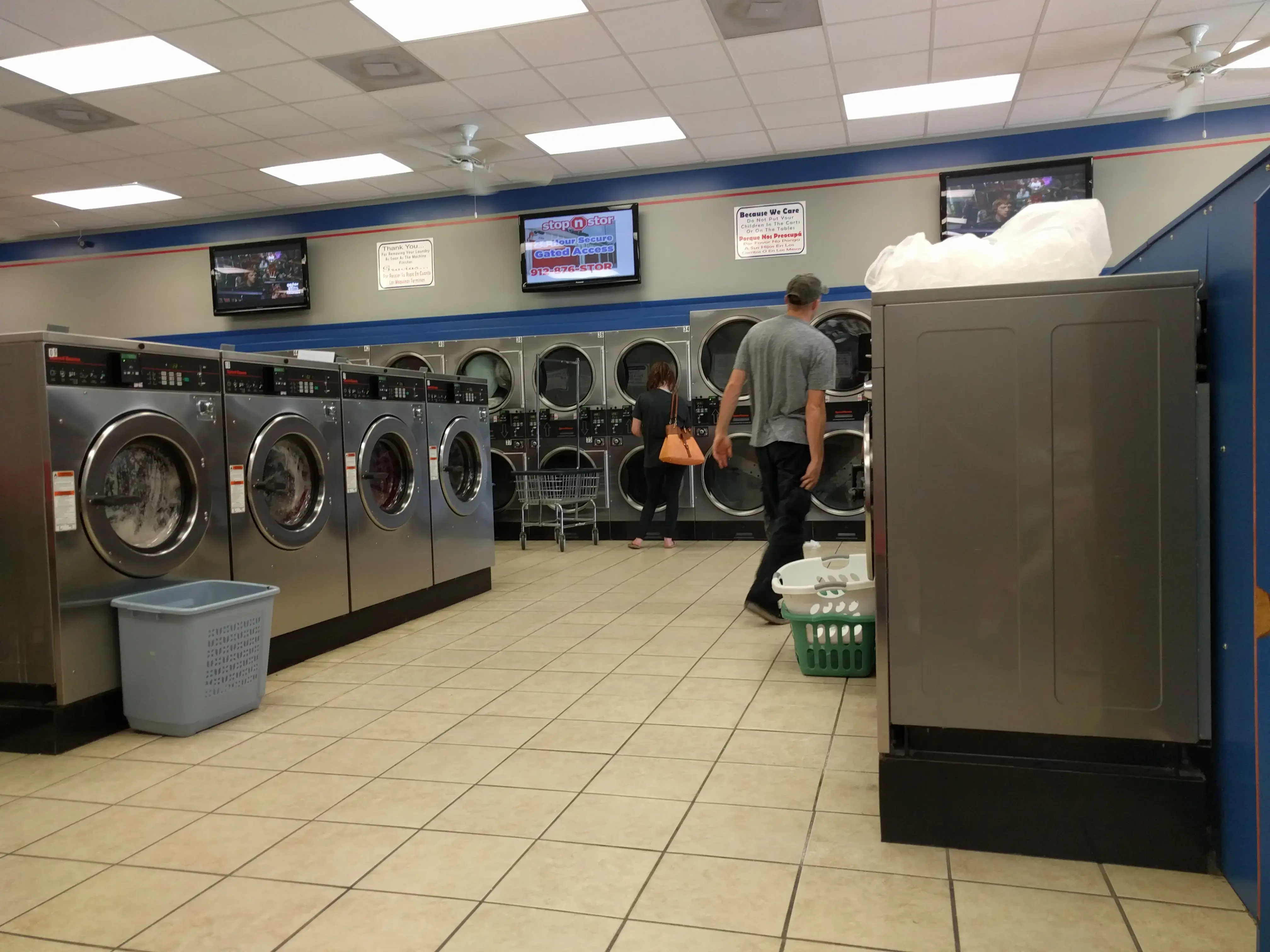 Suds Laundromat - Image 17
