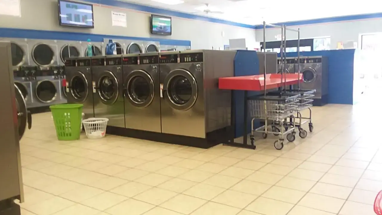 Suds Laundromat - Image 11