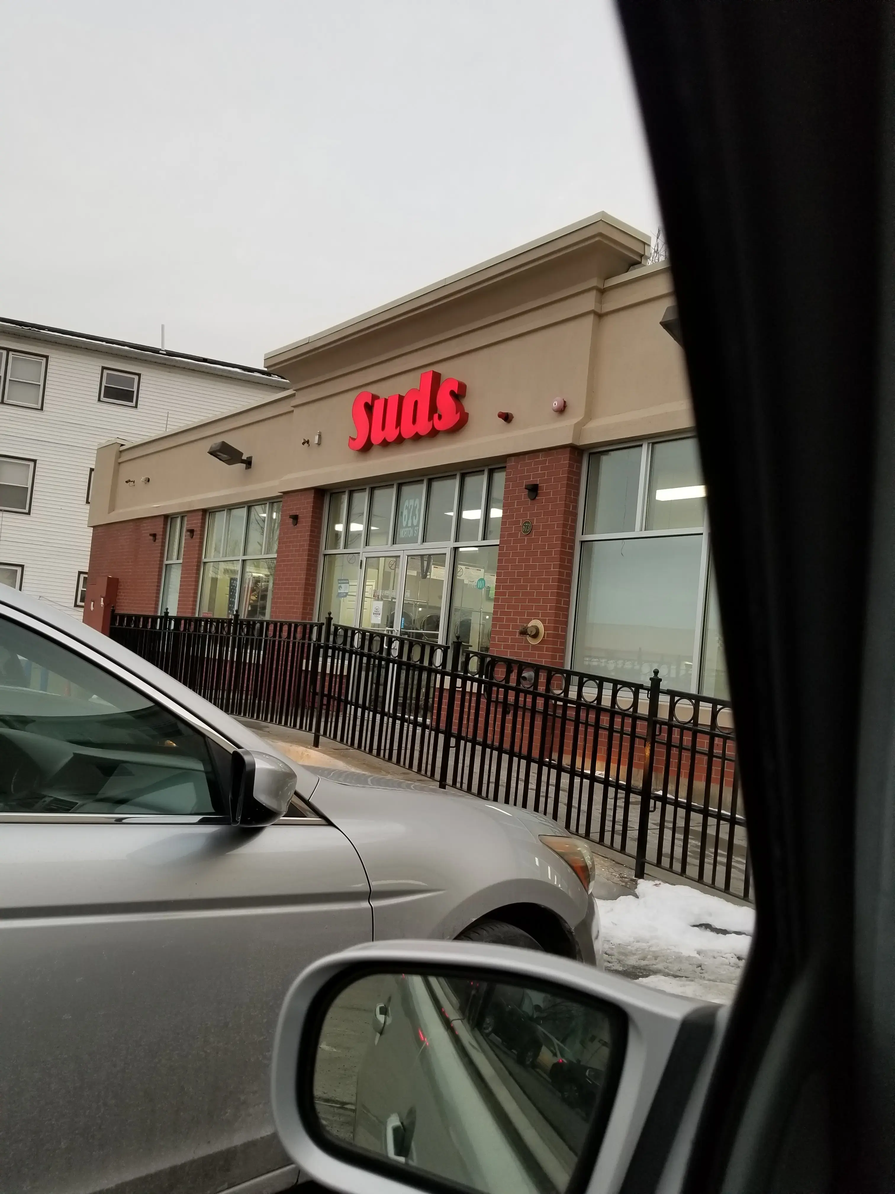 Suds Laundromat - Image 2