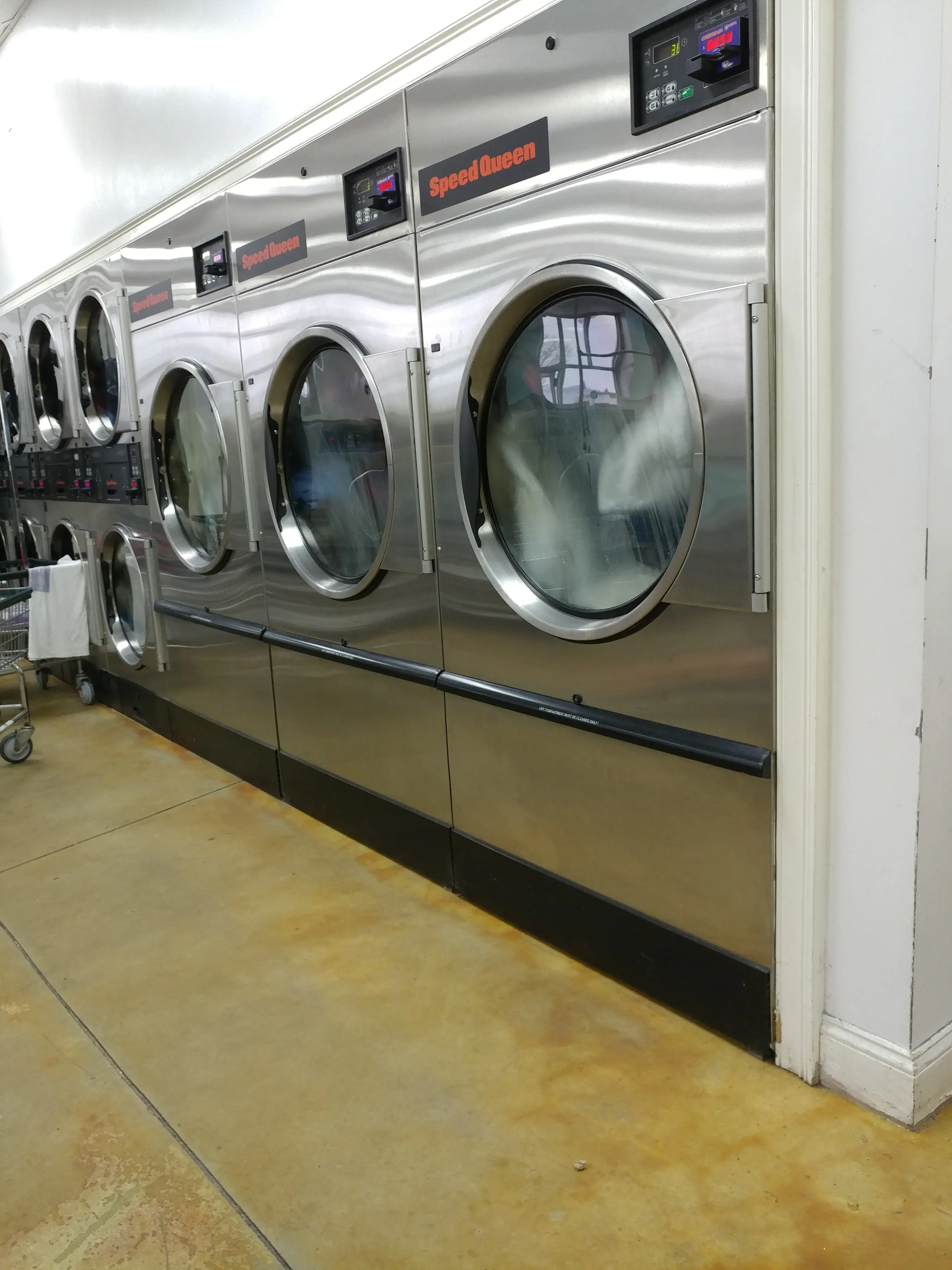 Suds Laundromat - Image 16