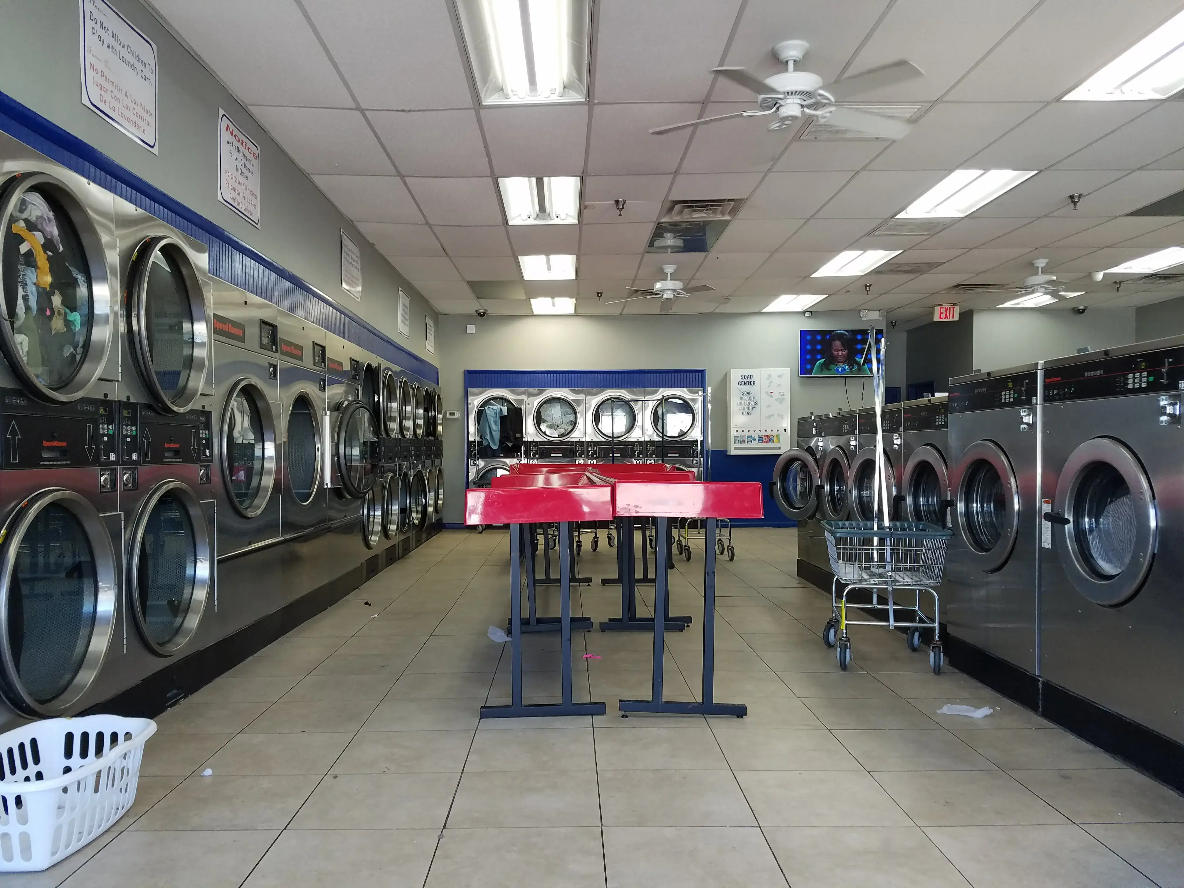 Suds Laundromat thumbnail 9