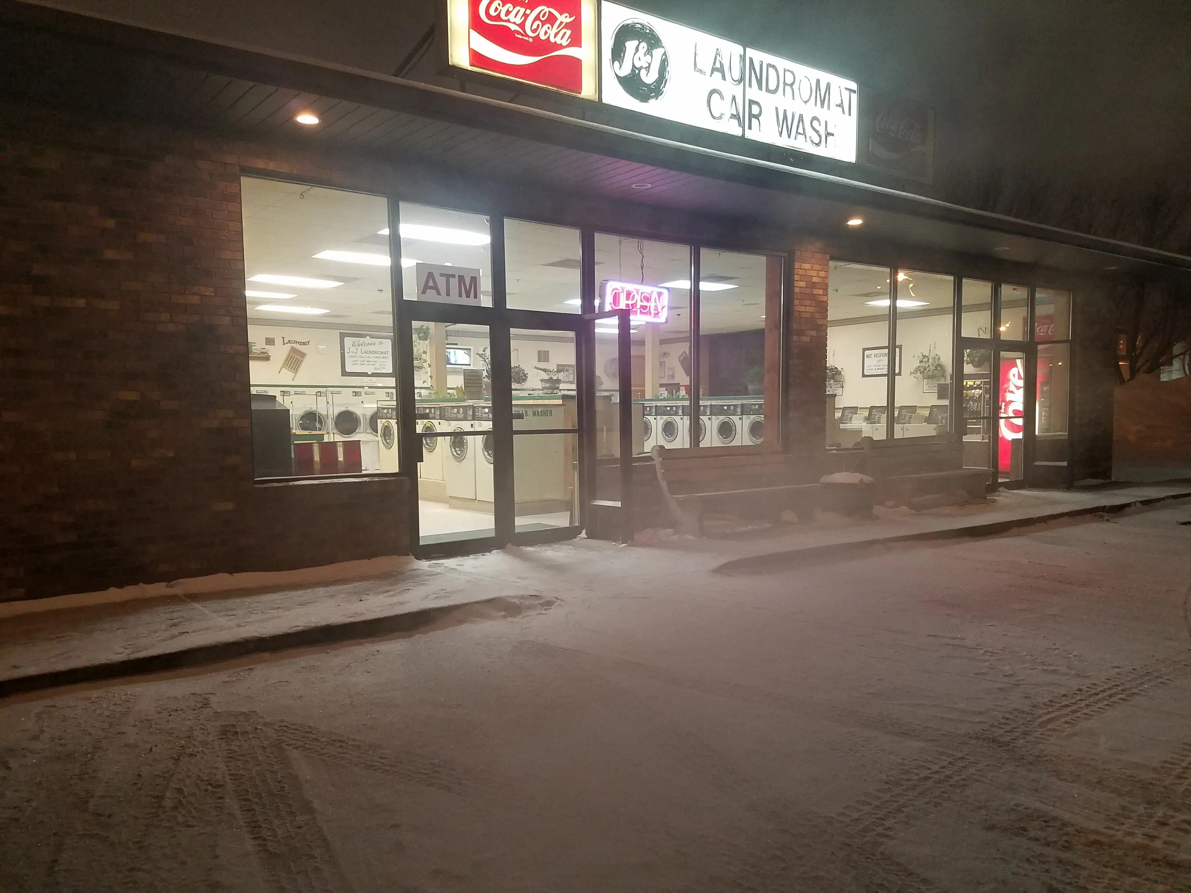 Suds Laundry & Car Wash - Image 11