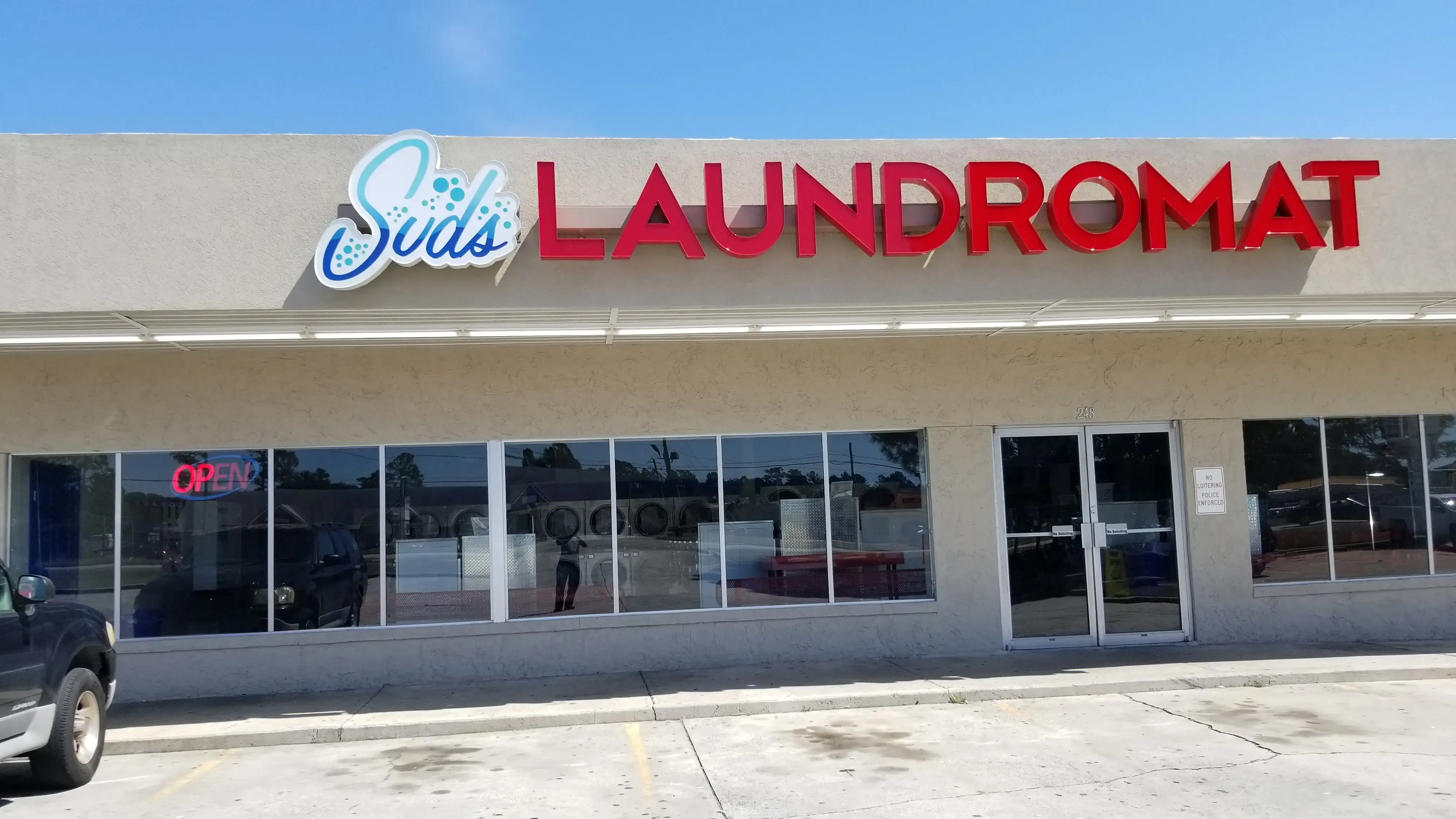 Suds laundry thumbnail 3