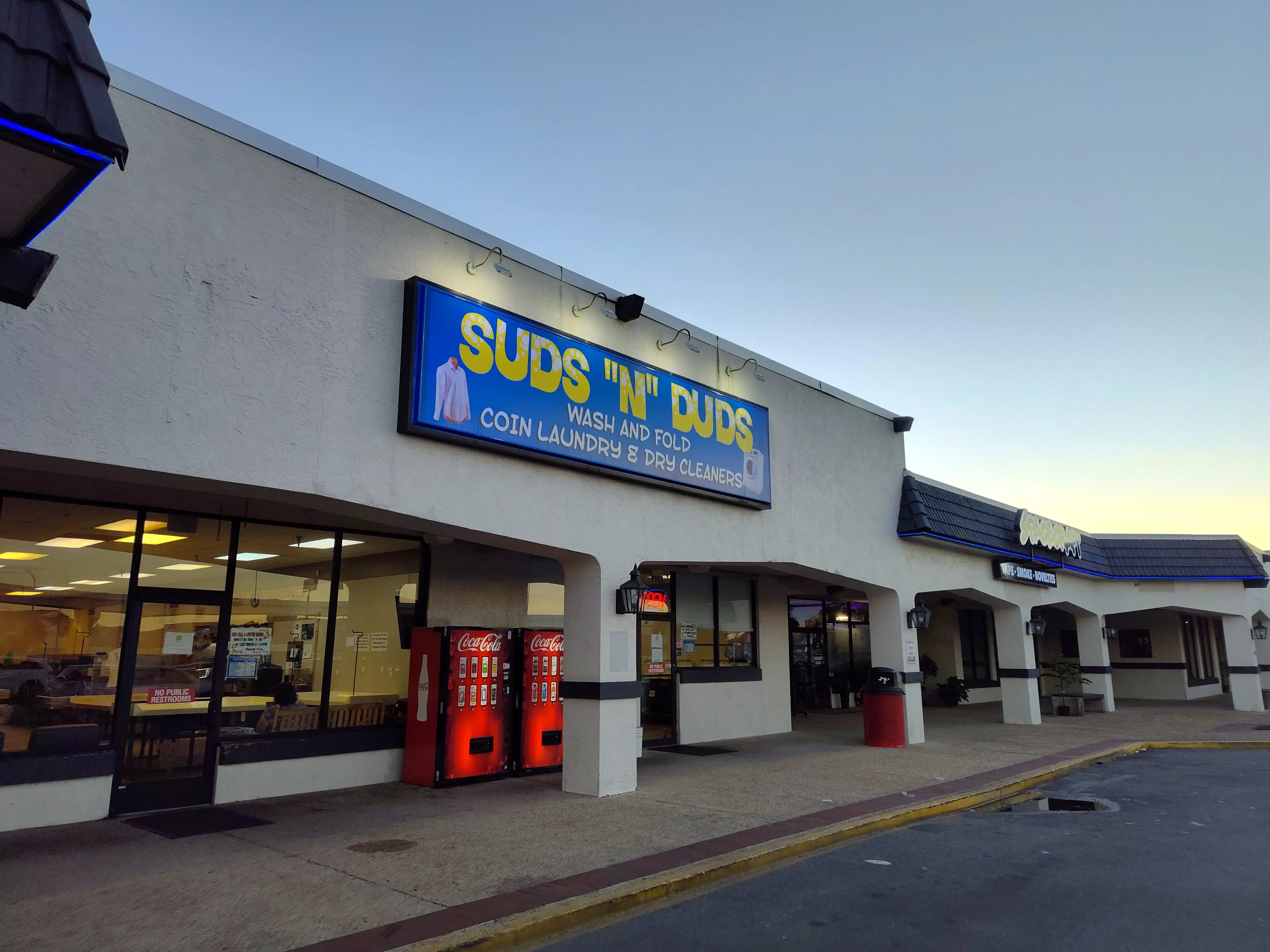 Suds N Duds Coin Laundry and Dry Cleaners thumbnail 9