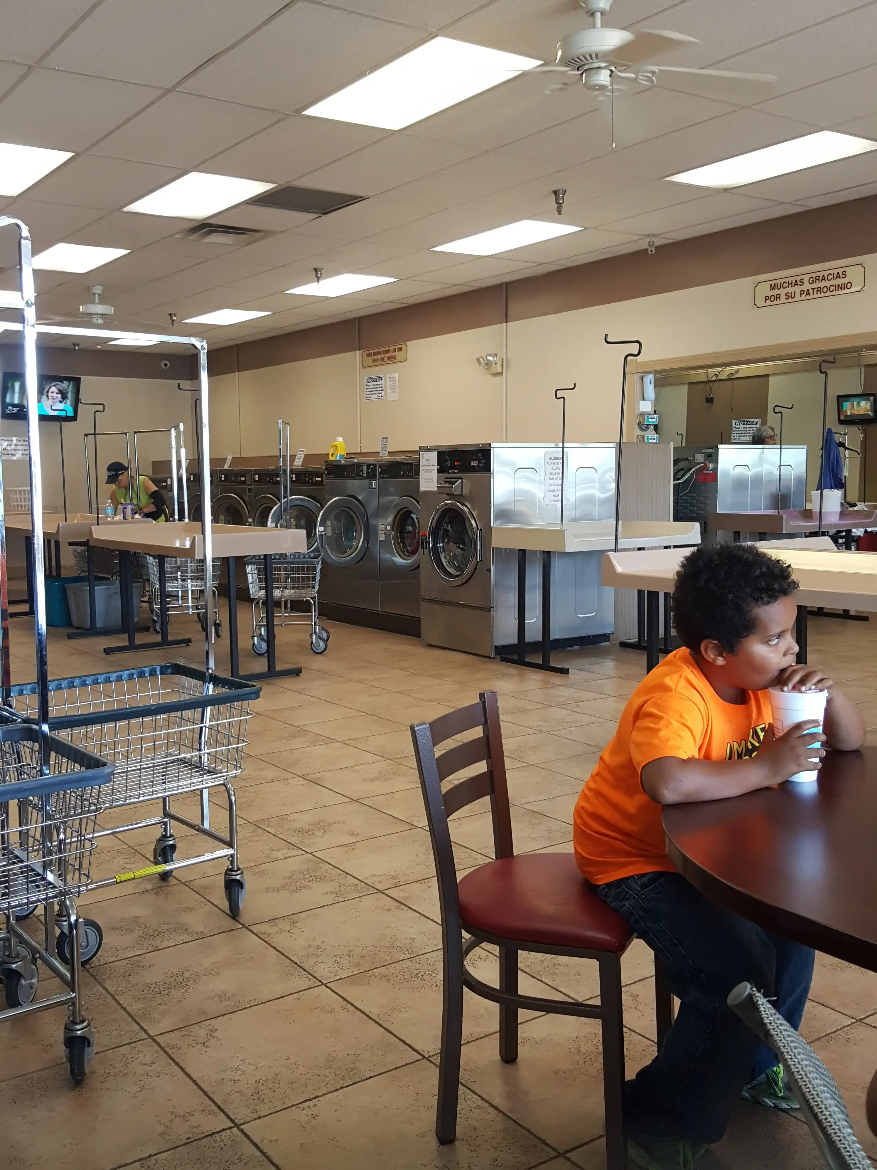 Suds N Duds Coin Laundry and Dry Cleaners thumbnail 5