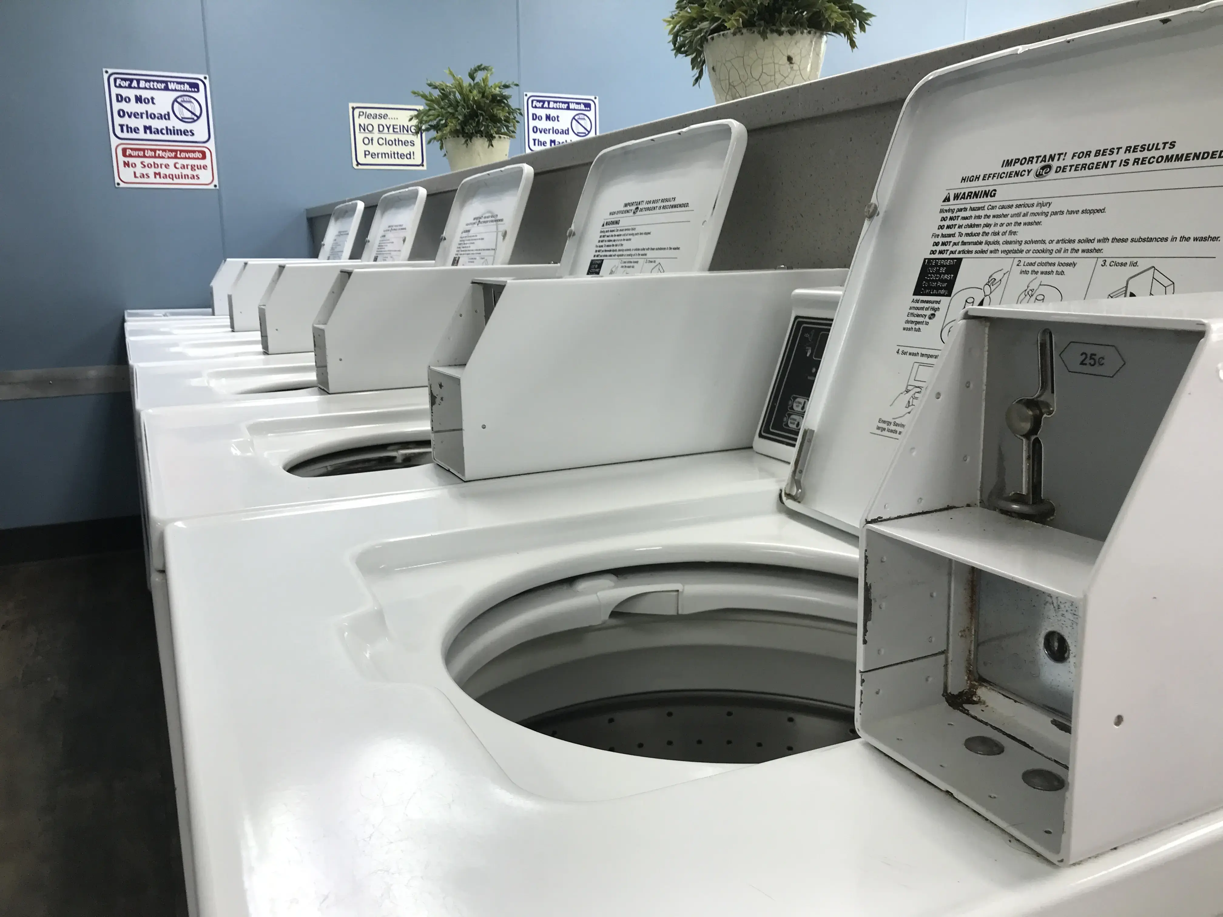 Suds-n-Duds Coin Laundry thumbnail 3