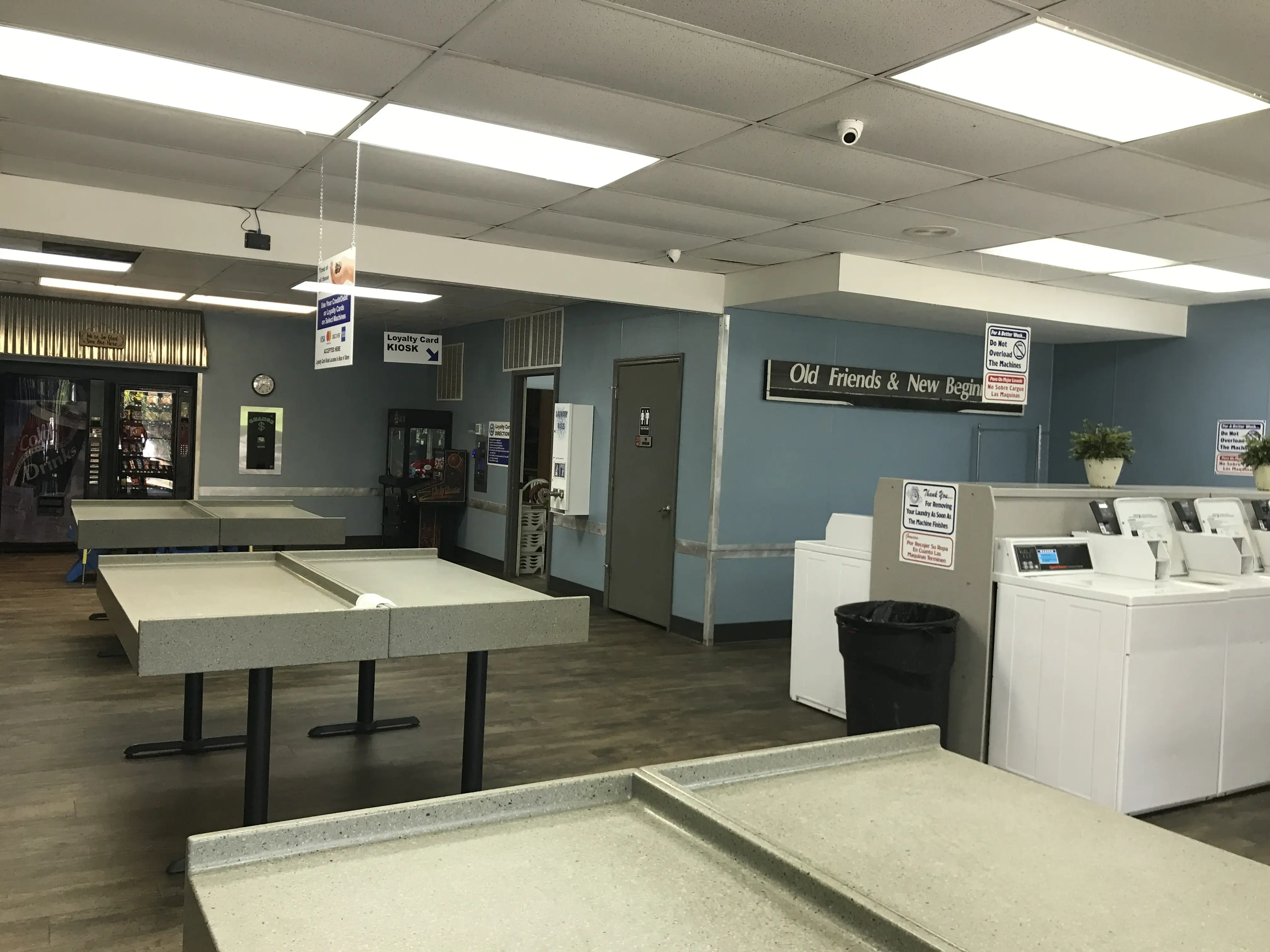 Suds-n-Duds Coin Laundry - Image 12