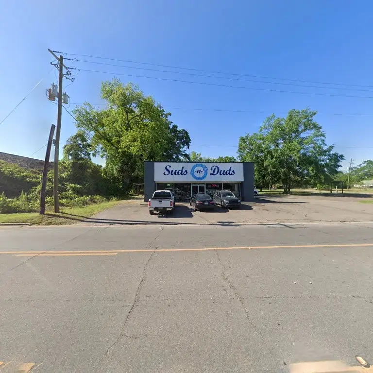 Suds-n-Duds Coin Laundry - Image 17