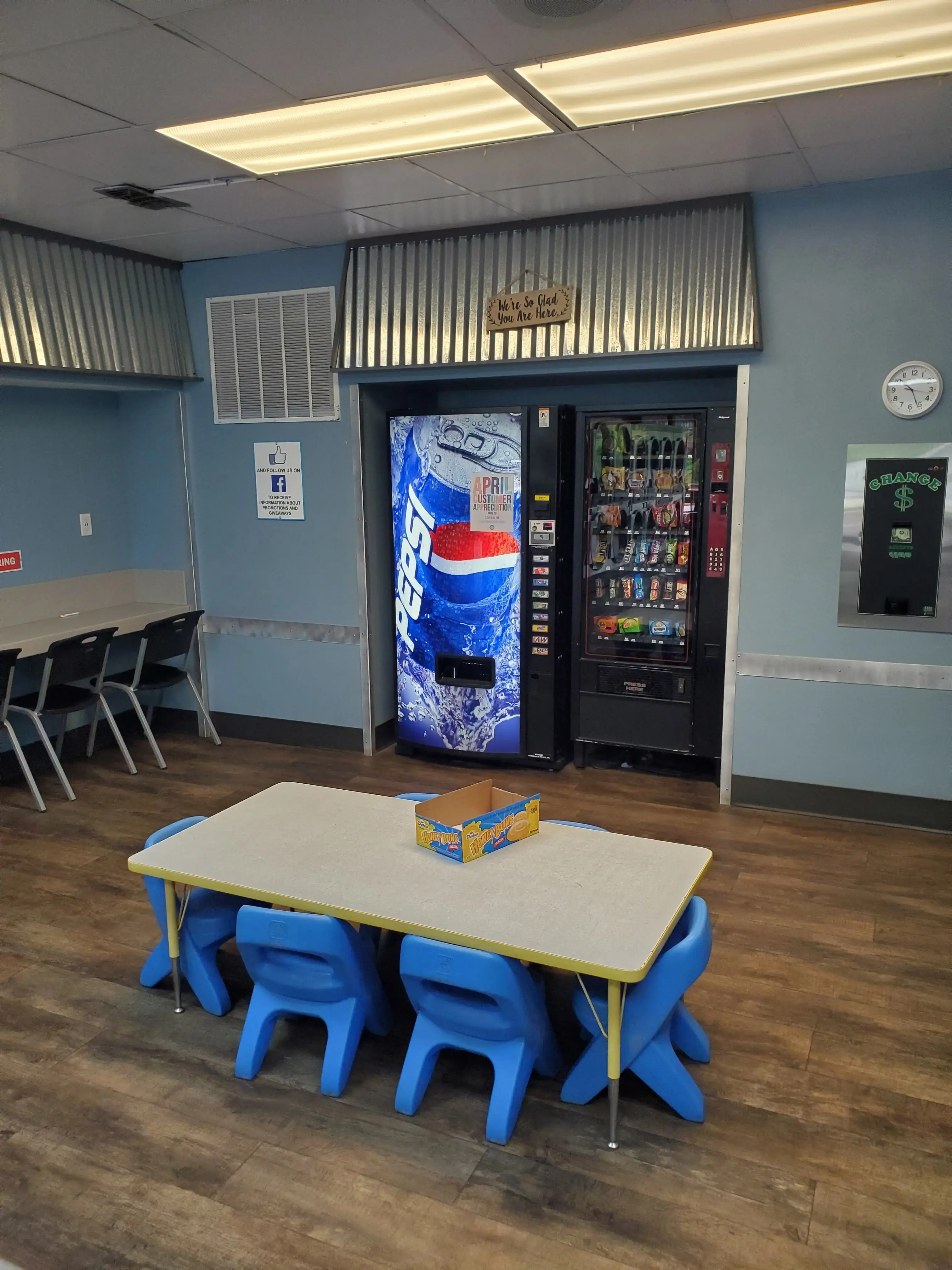 Suds-n-Duds Coin Laundry - Image 7