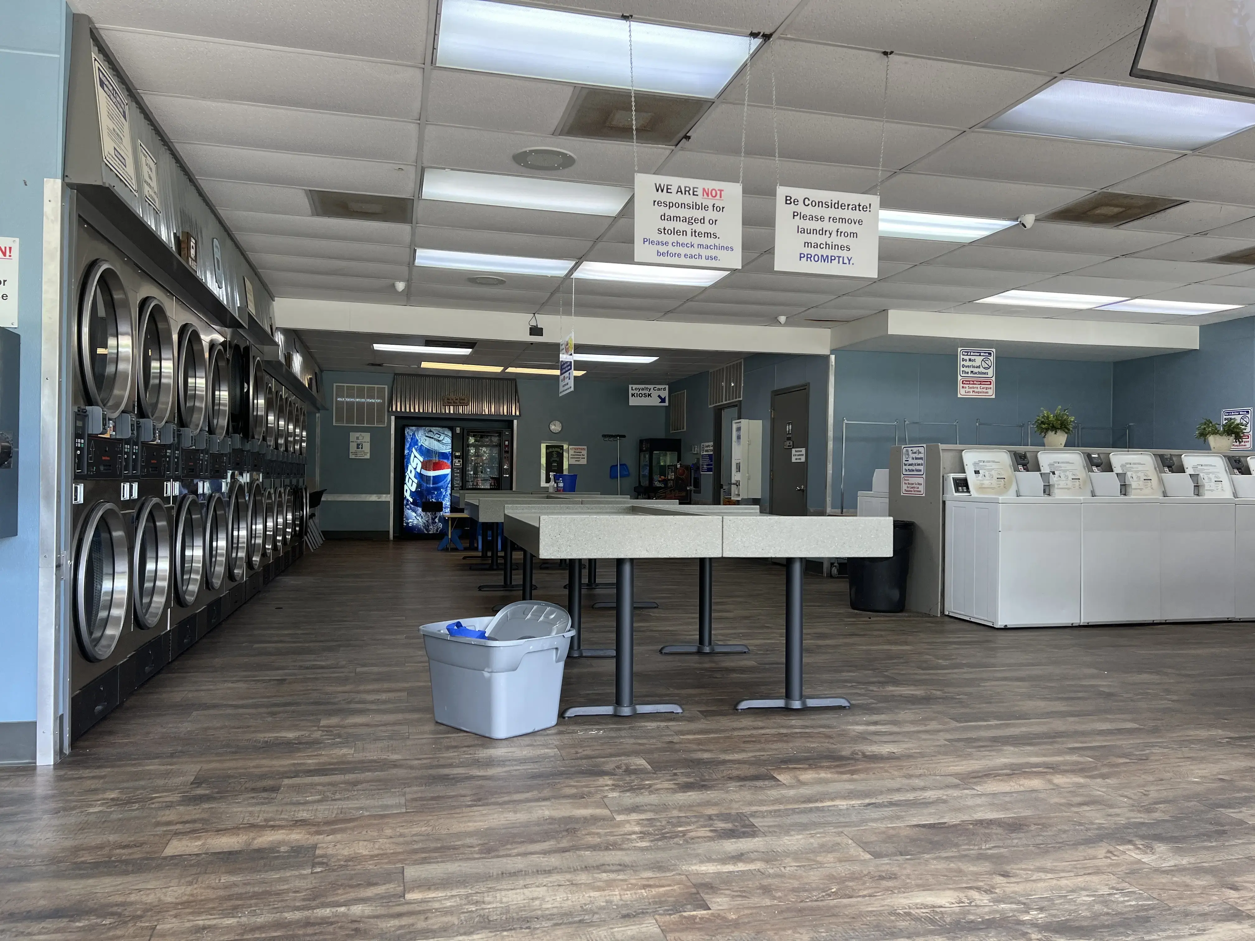 Suds-n-Duds Coin Laundry thumbnail 2