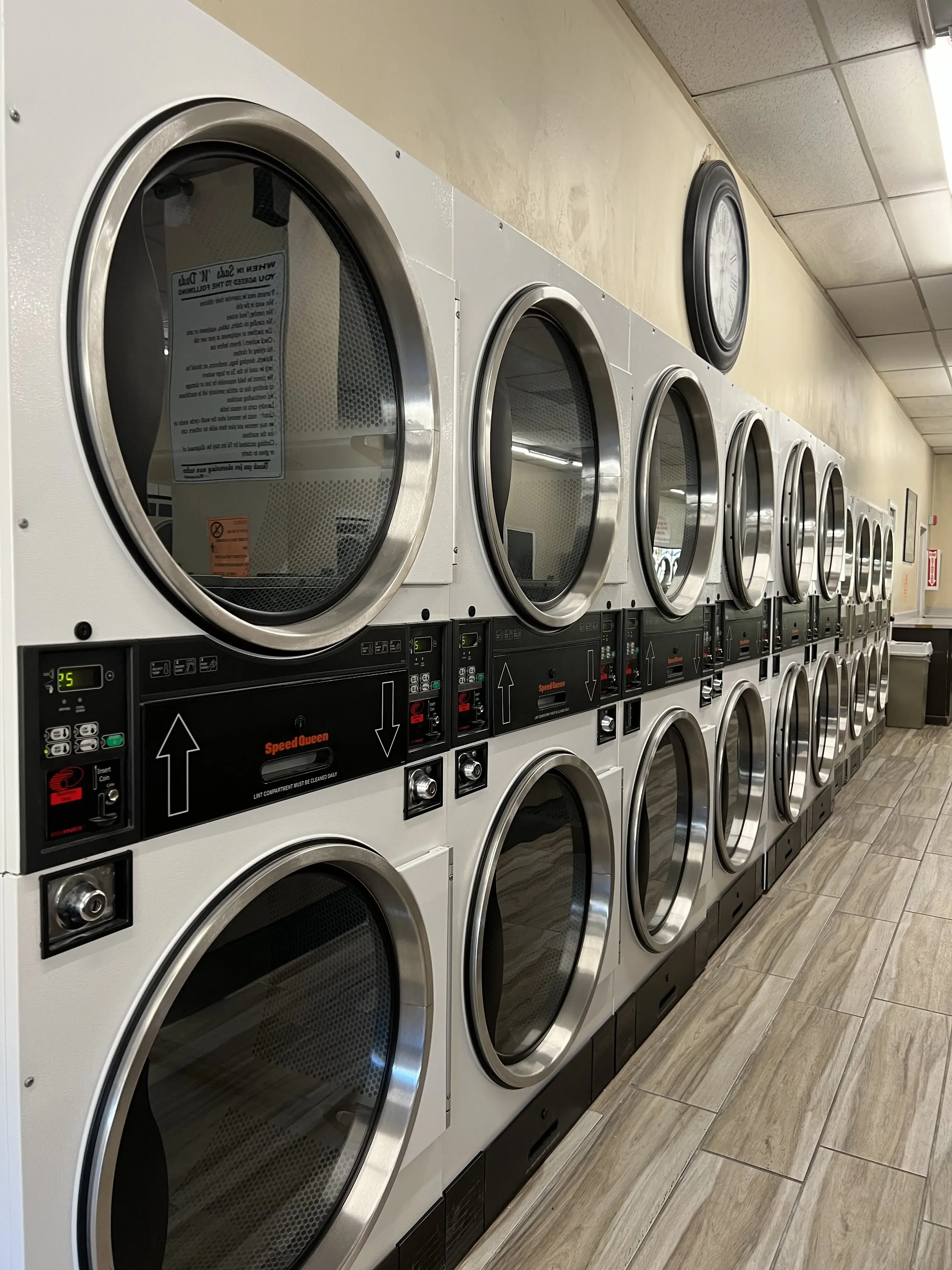 Suds N' Duds Laundromat thumbnail 11