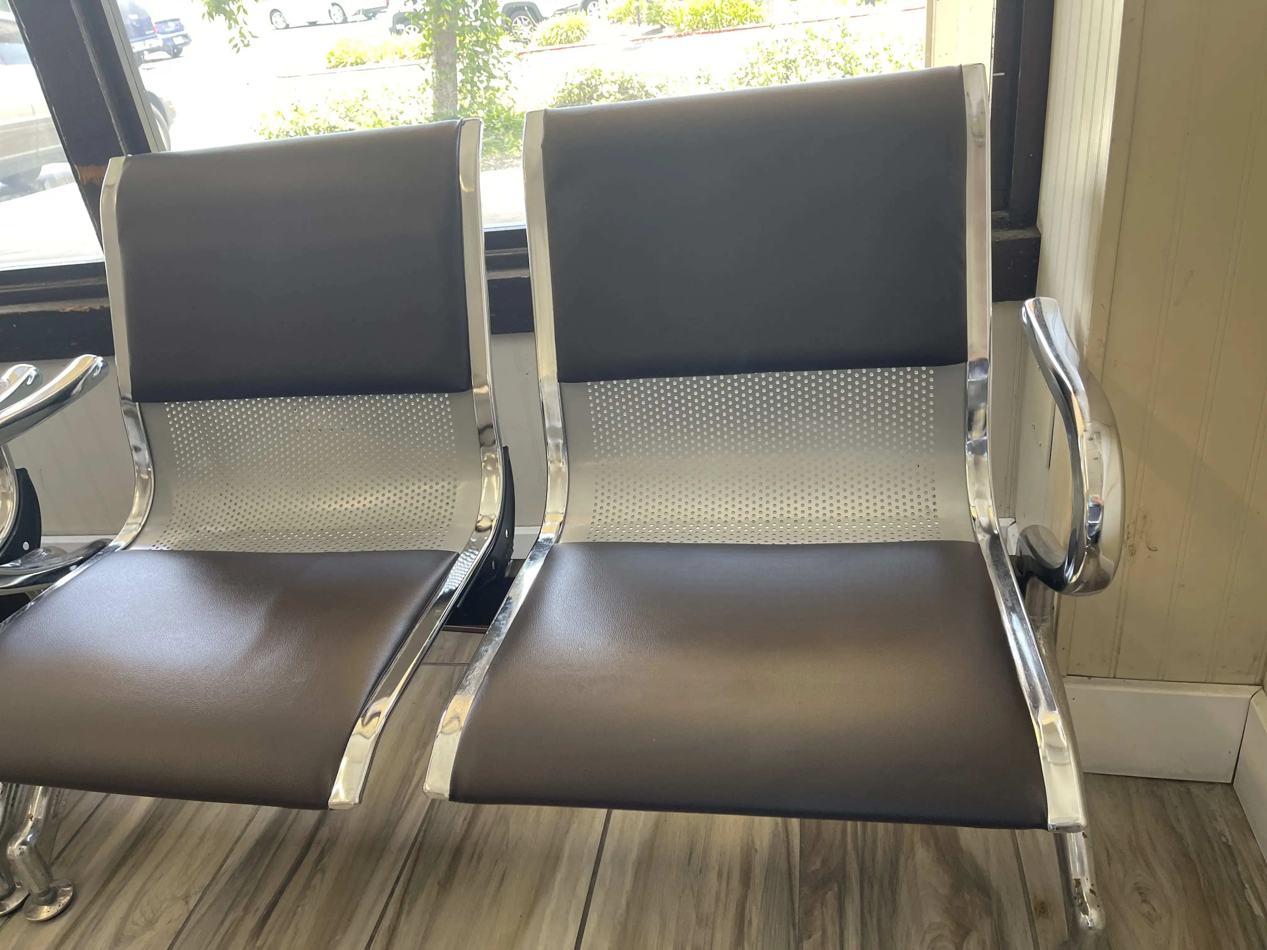 Suds N' Duds Laundromat - Image 5